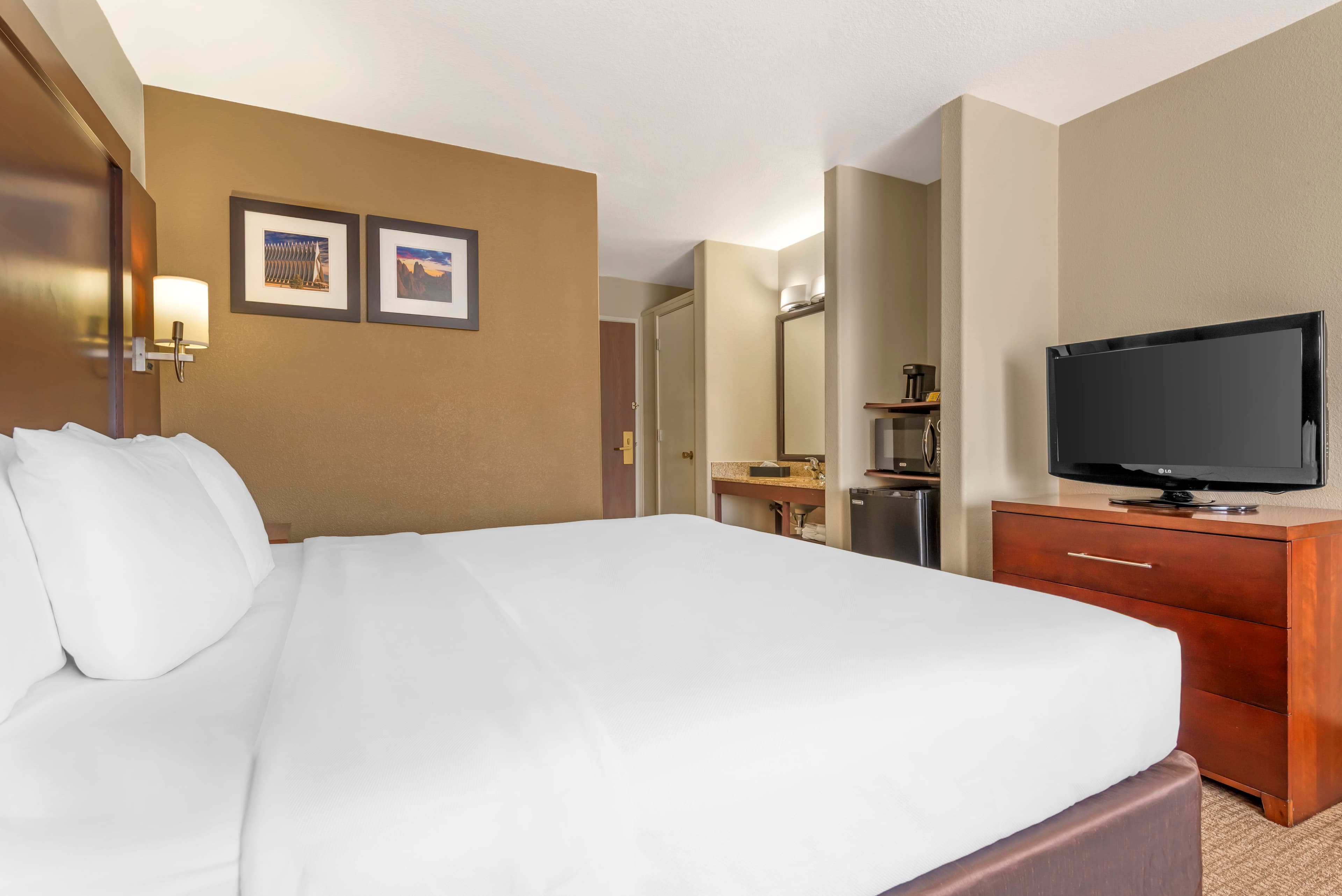 Comfort Inn North - Air Force Academy Area — 10