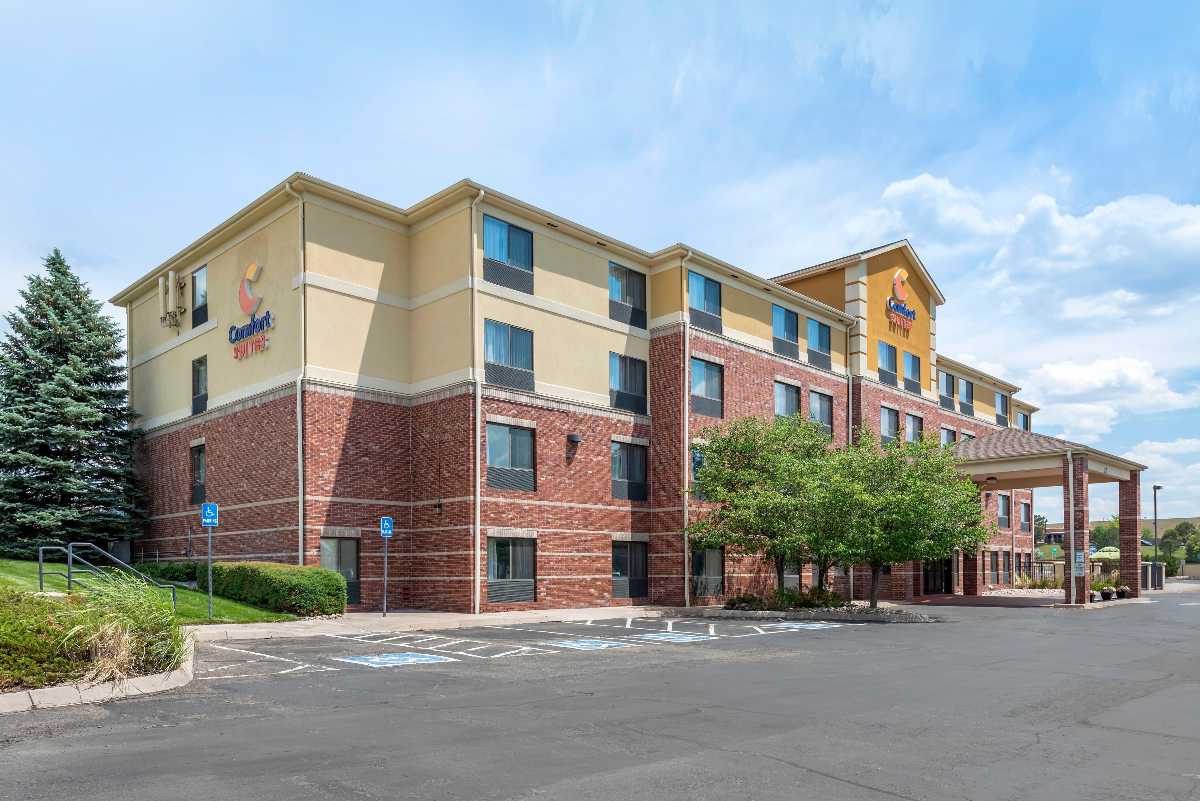 Comfort Suites Highlands Ranch Denver Tech Center Area - Image 1