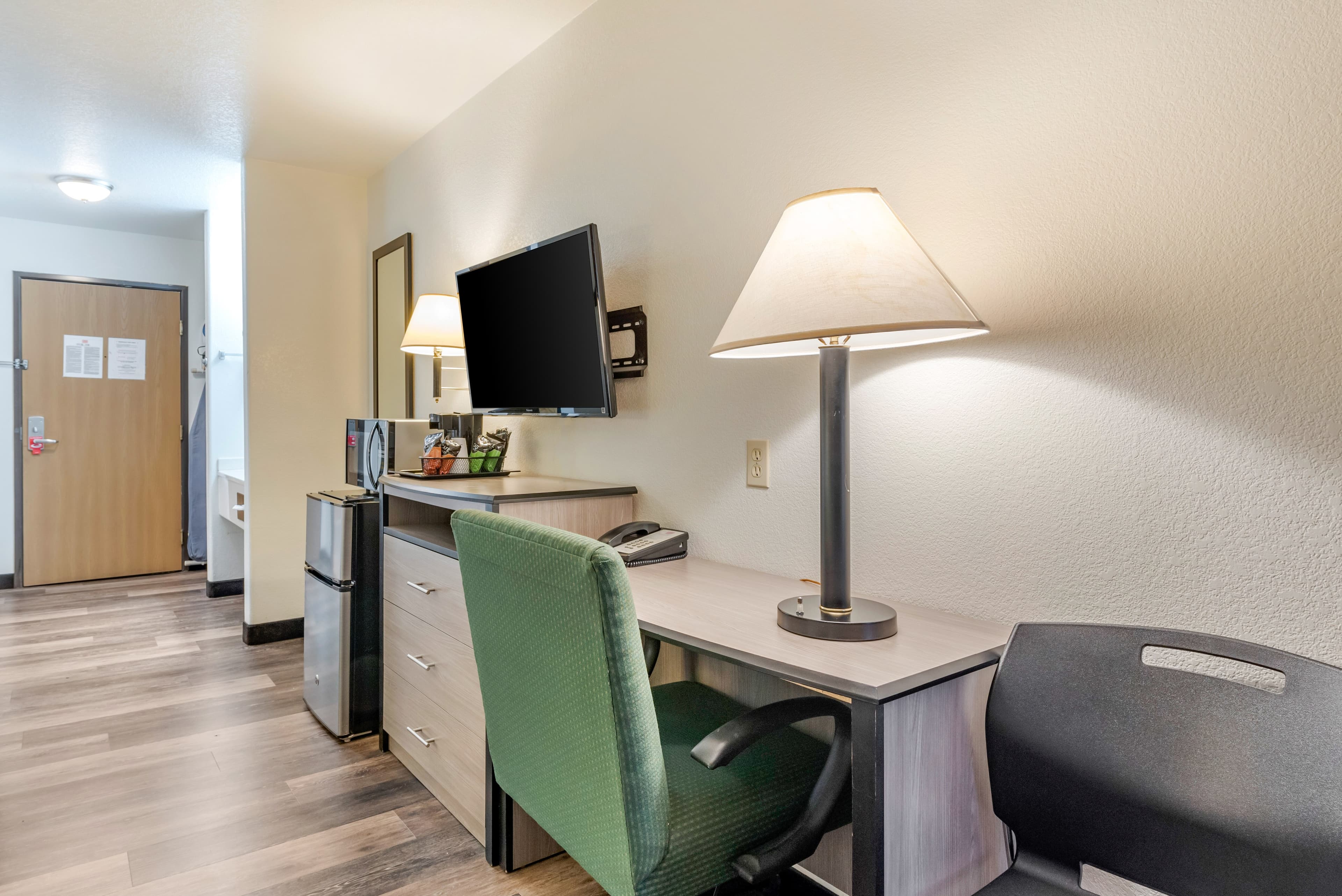 Econo Lodge Pueblo North — 12
