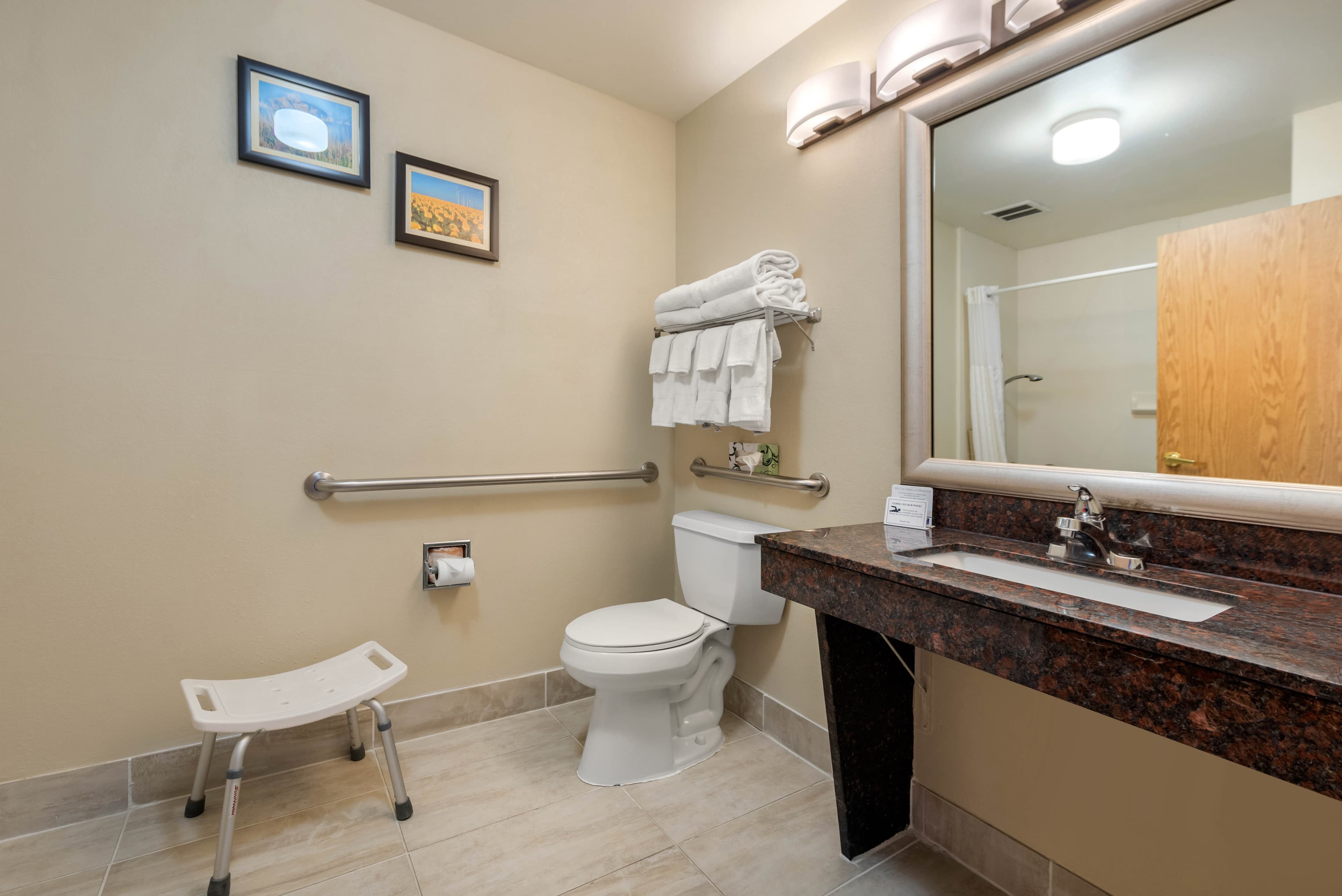 Comfort Inn Limon — 6