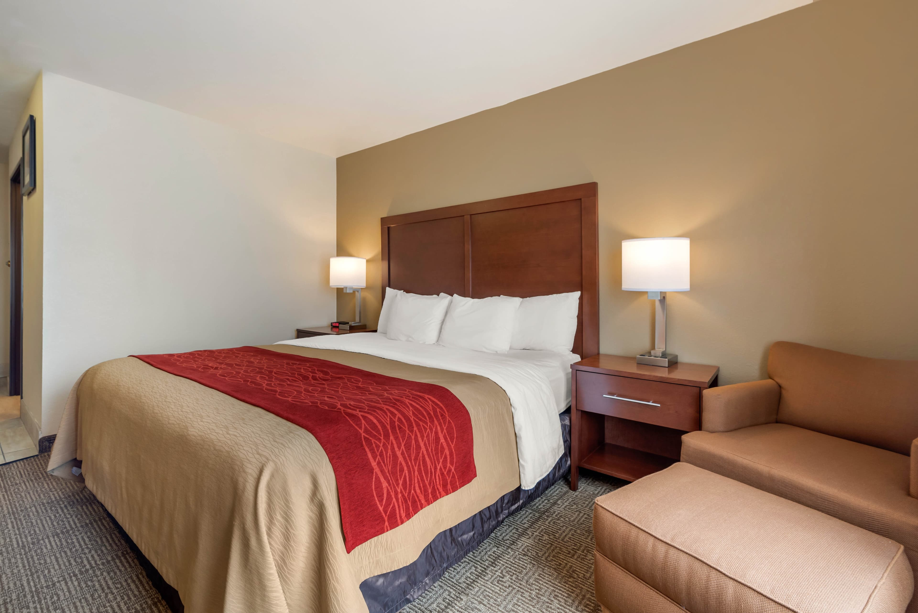 Comfort Inn Limon — 9
