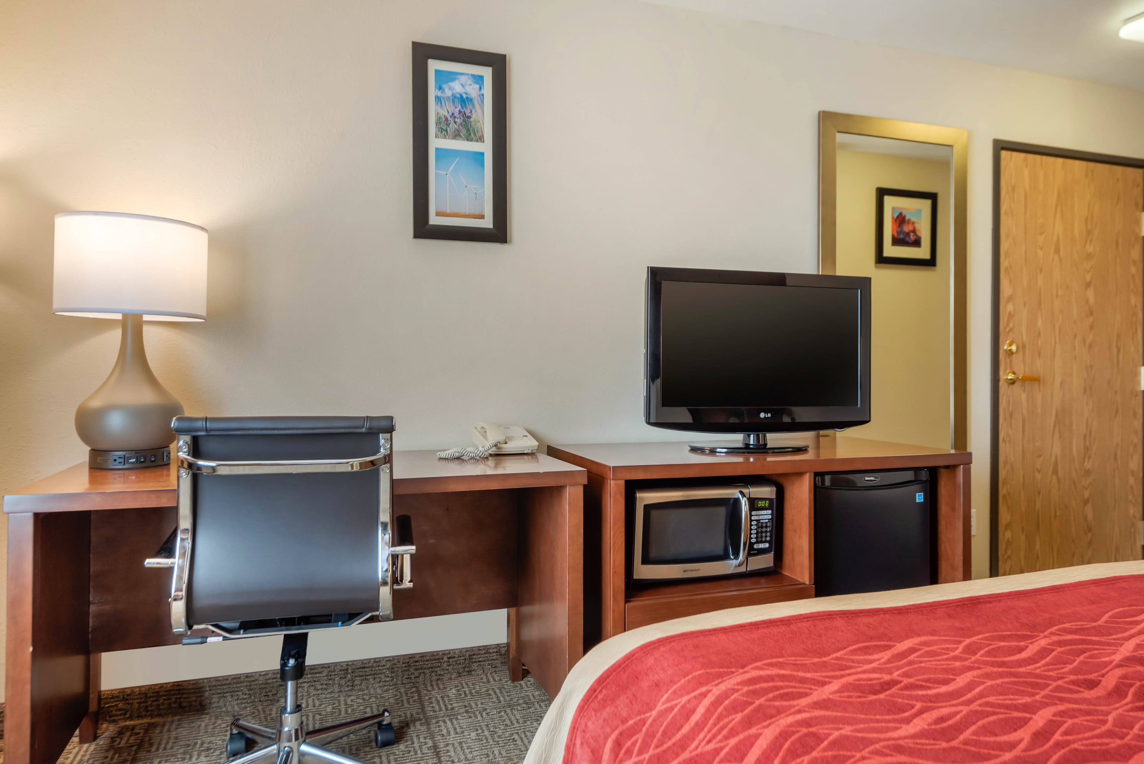 Comfort Inn Limon — 10