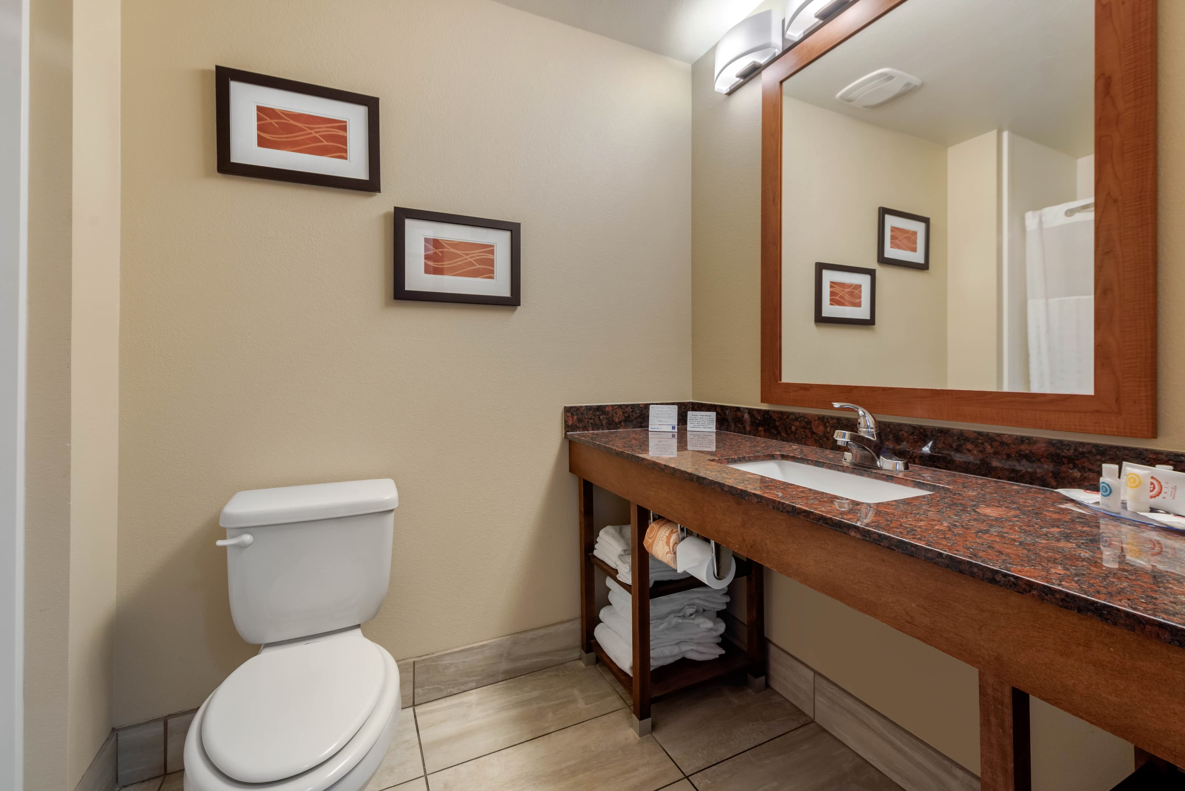 Comfort Inn Limon — 16