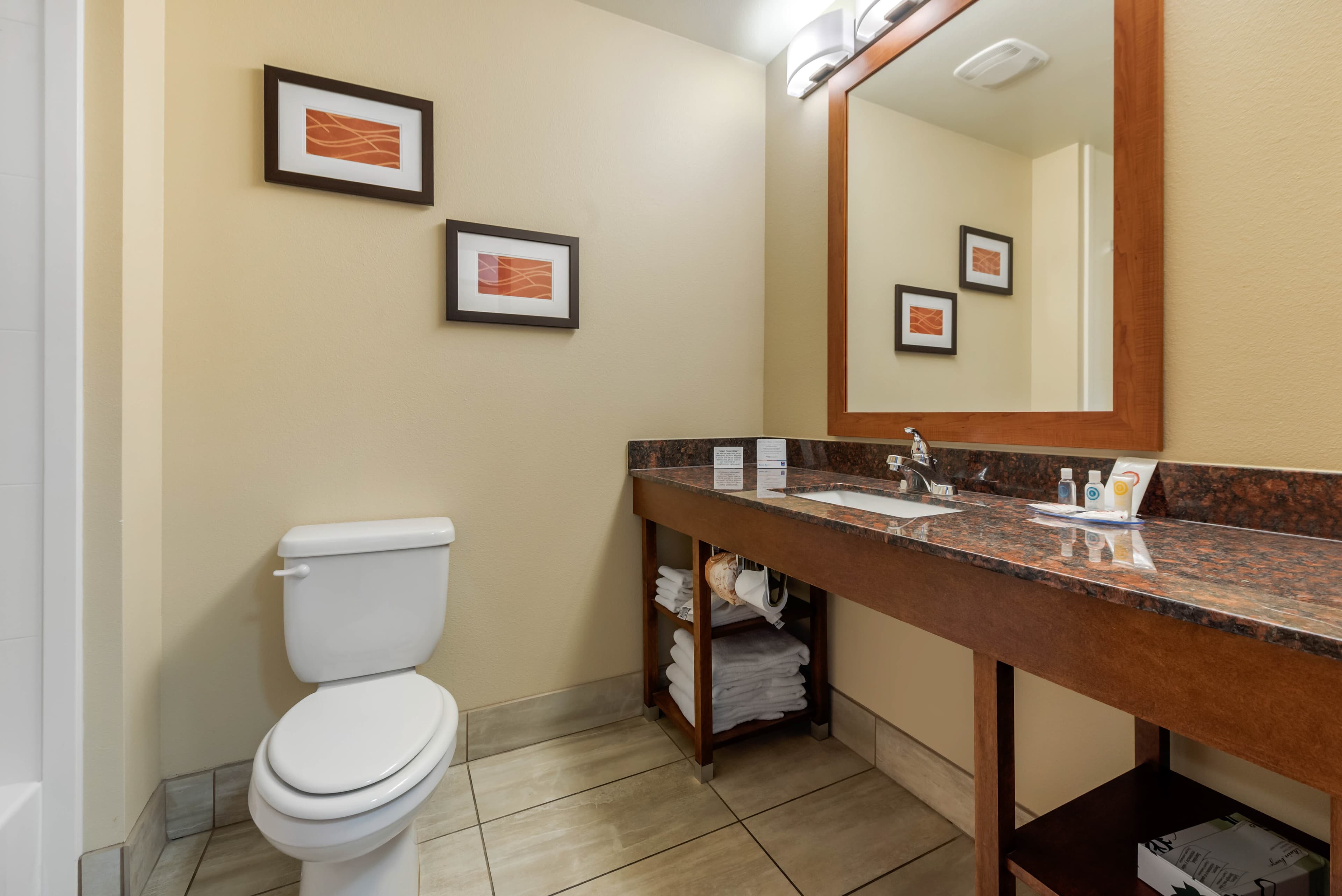 Comfort Inn Limon — 21