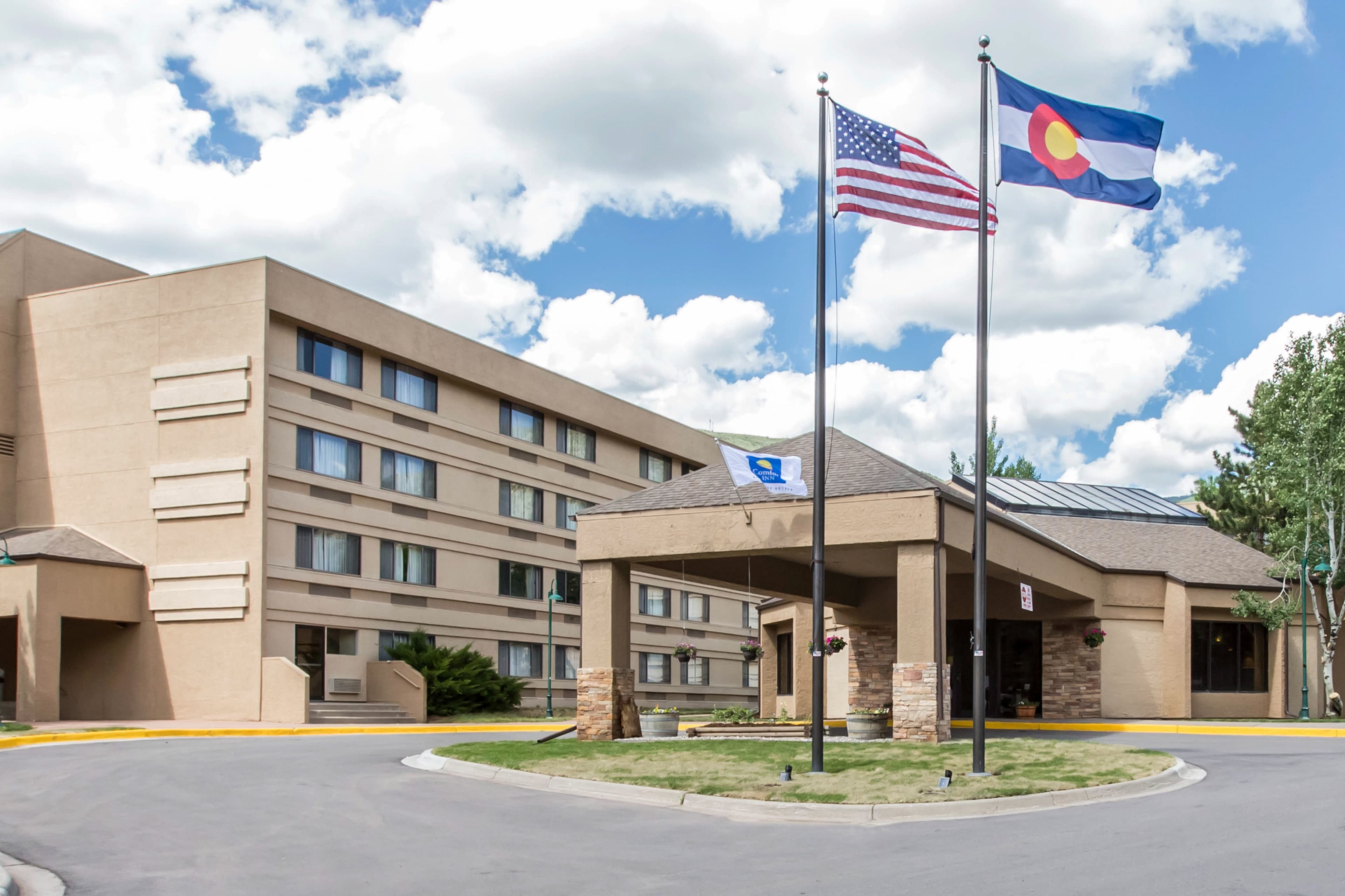Comfort Inn Near Vail Beaver Creek - Image 1