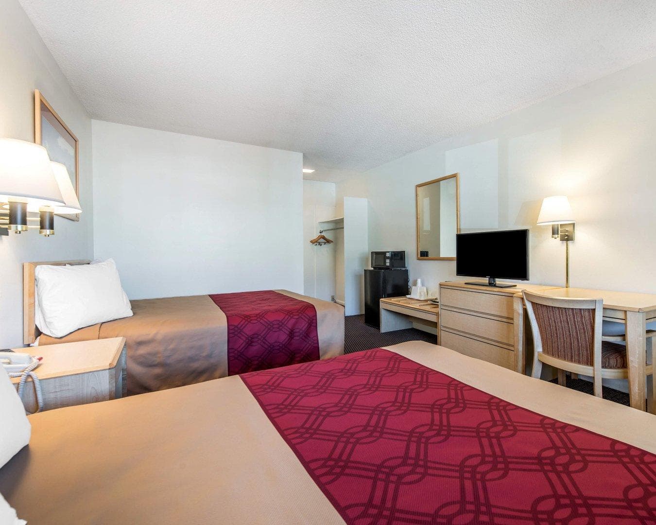 Econo Lodge Colorado Springs Downtown — 6