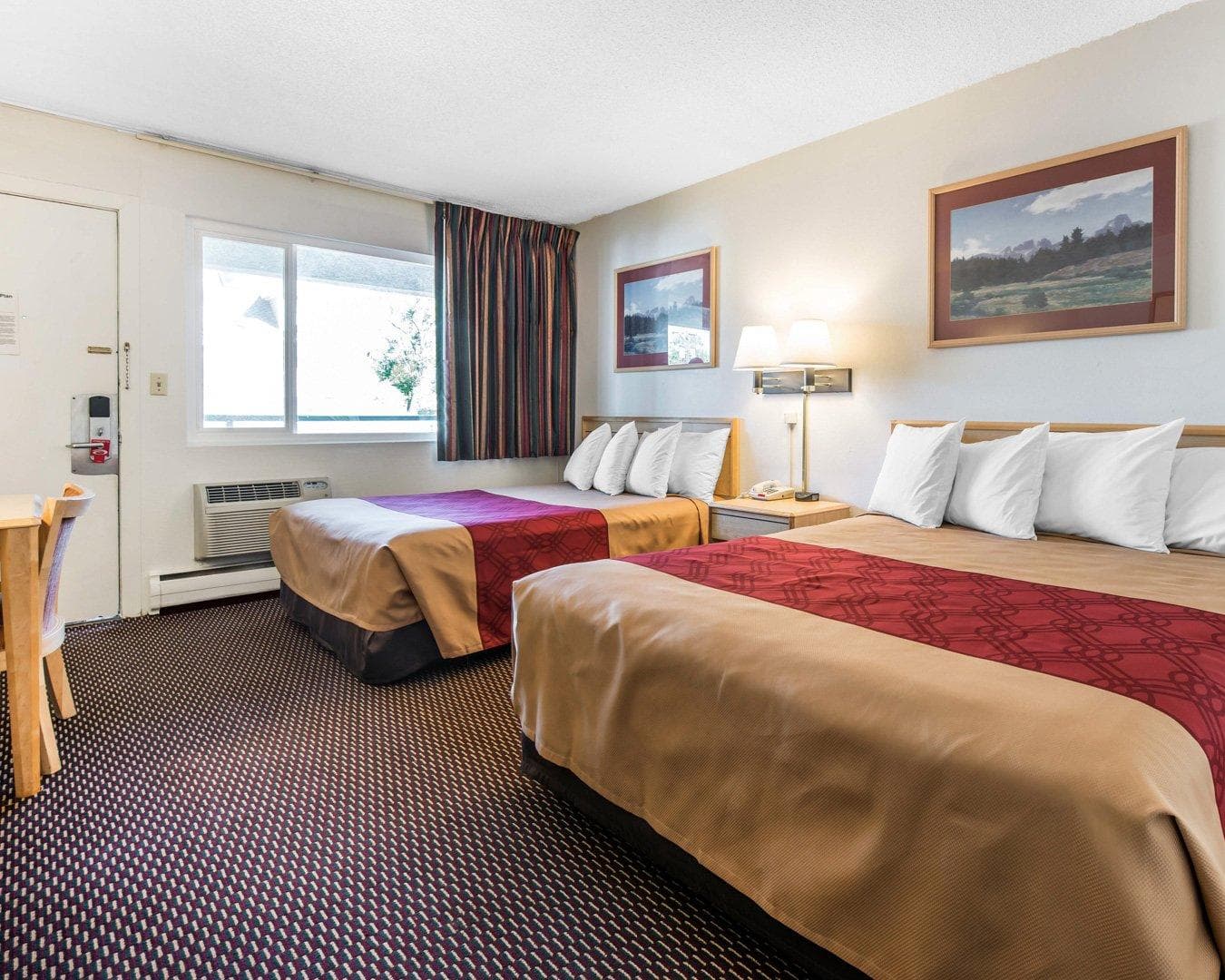 Econo Lodge Colorado Springs Downtown - Image 2