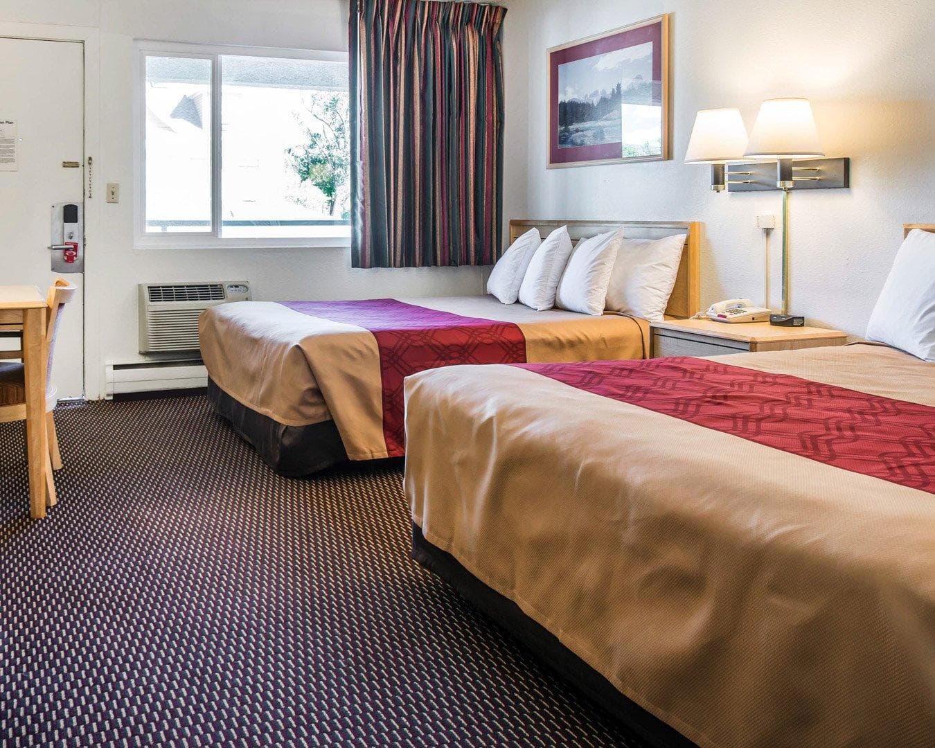 Econo Lodge Colorado Springs Downtown - Image 3