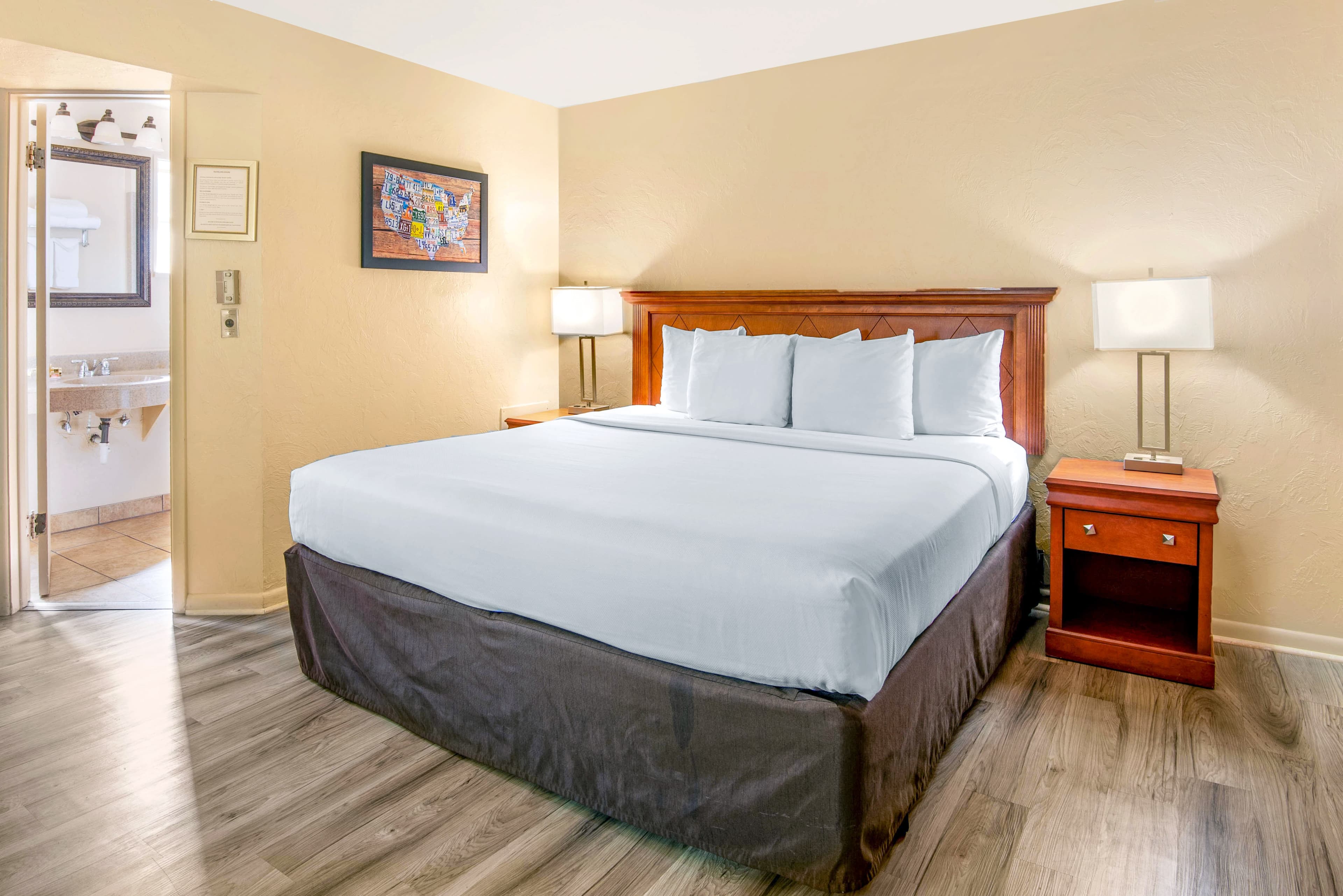 Econo Lodge Inn & Suites Durango — 3