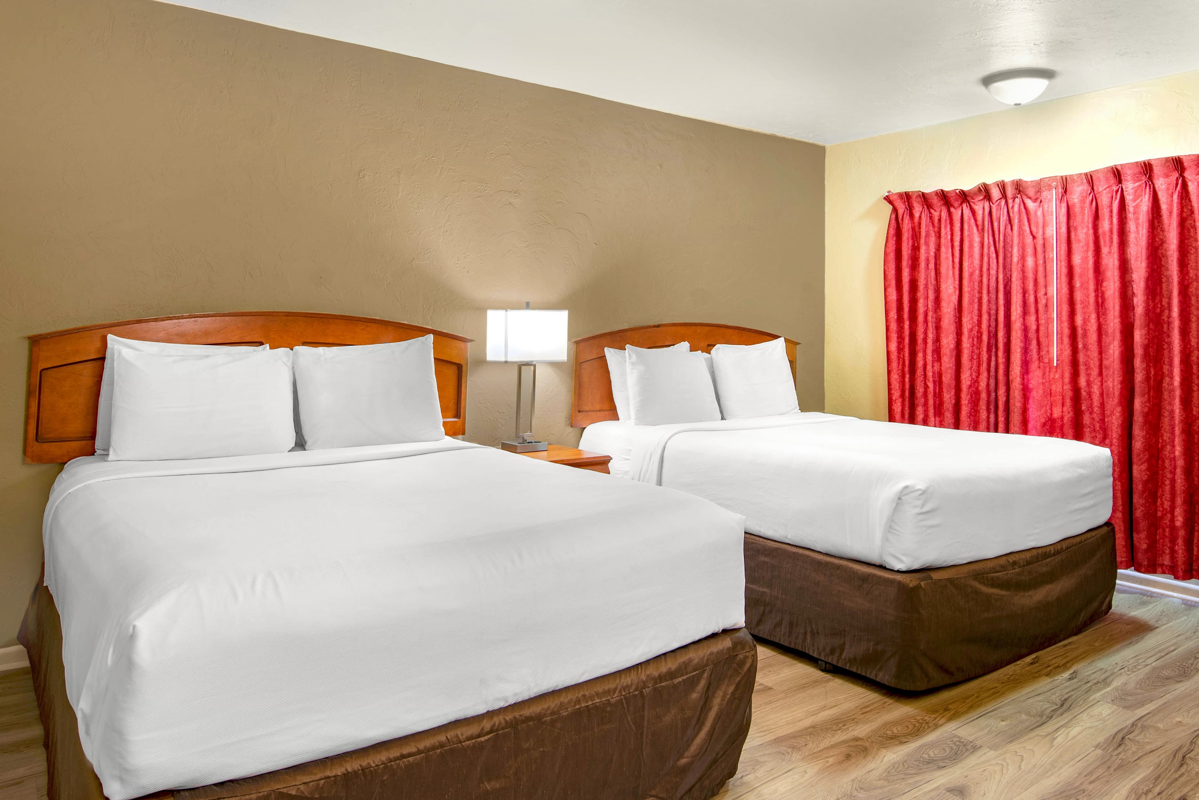 Econo Lodge Inn & Suites Durango — 11