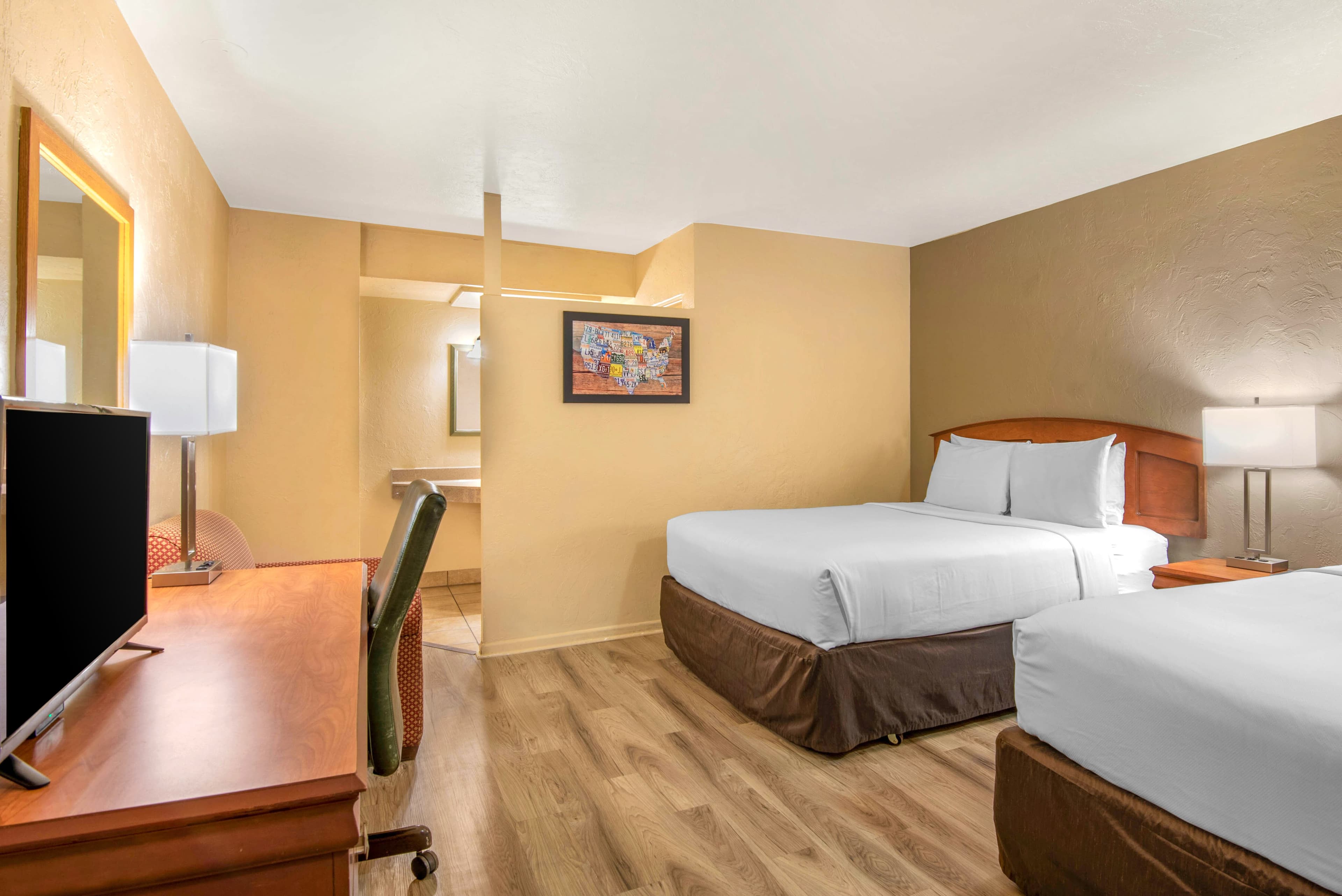 Econo Lodge Inn & Suites Durango — 13