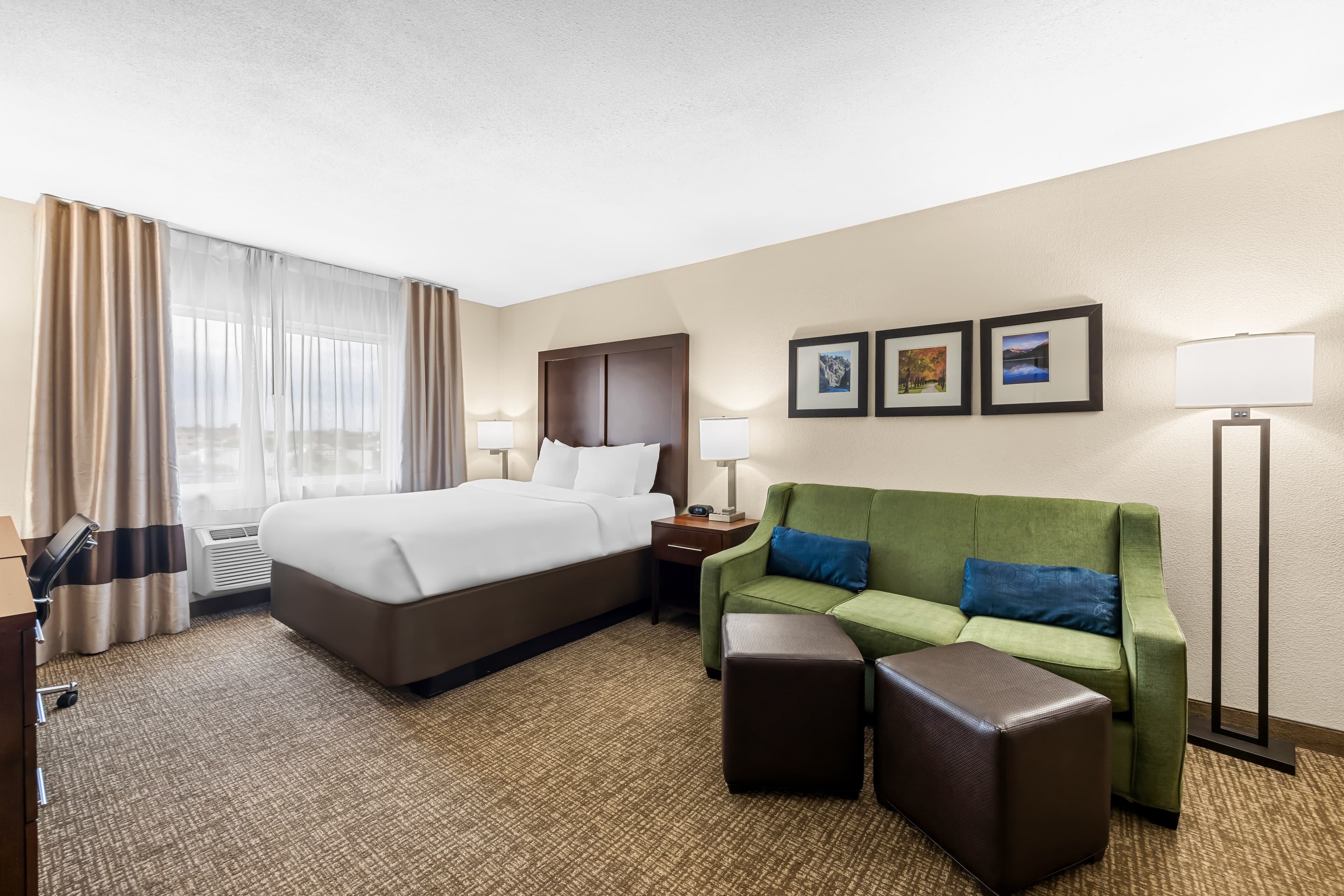 Comfort Inn & Suites Pueblo - Image 3