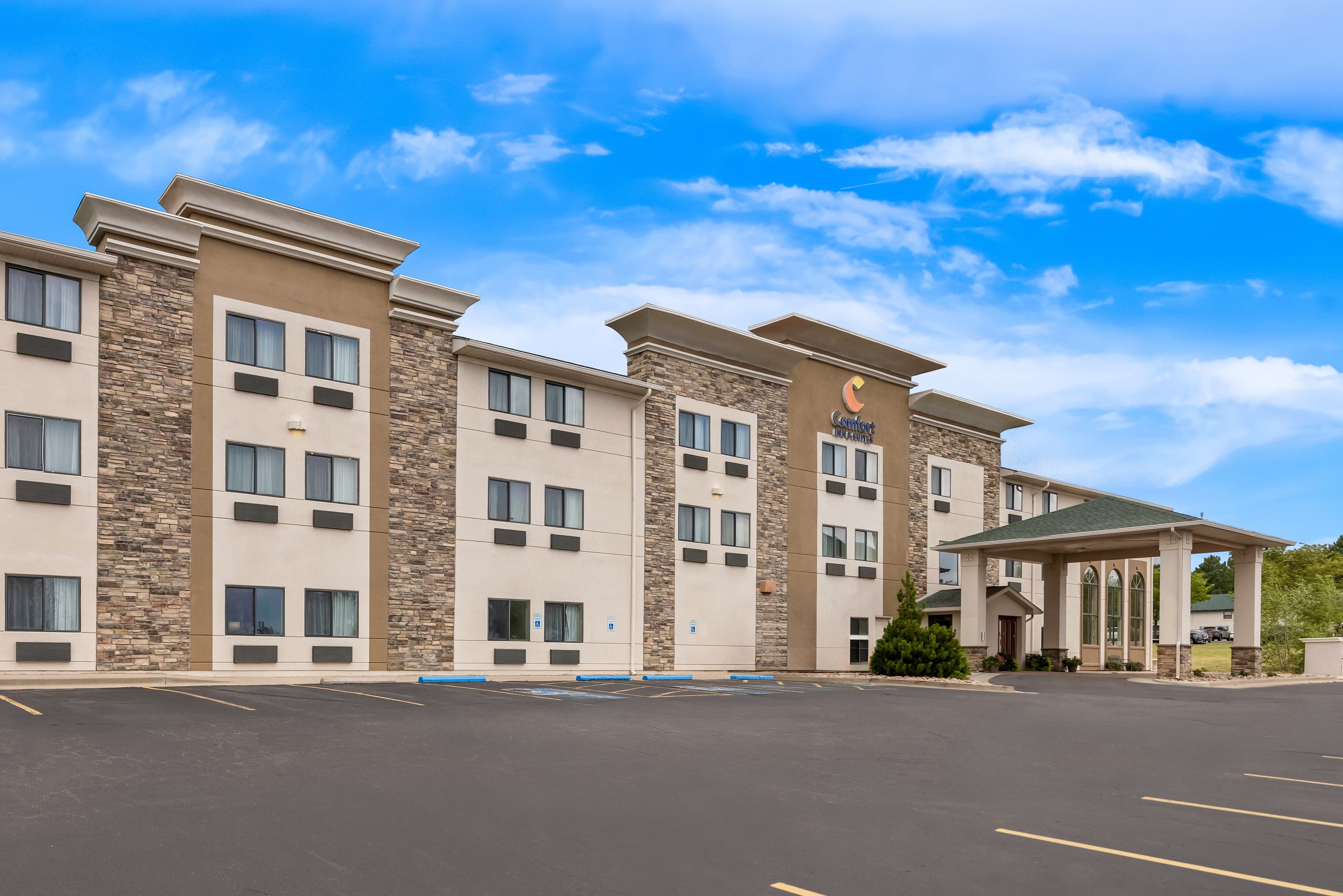 Comfort Inn & Suites Pueblo - Image 1