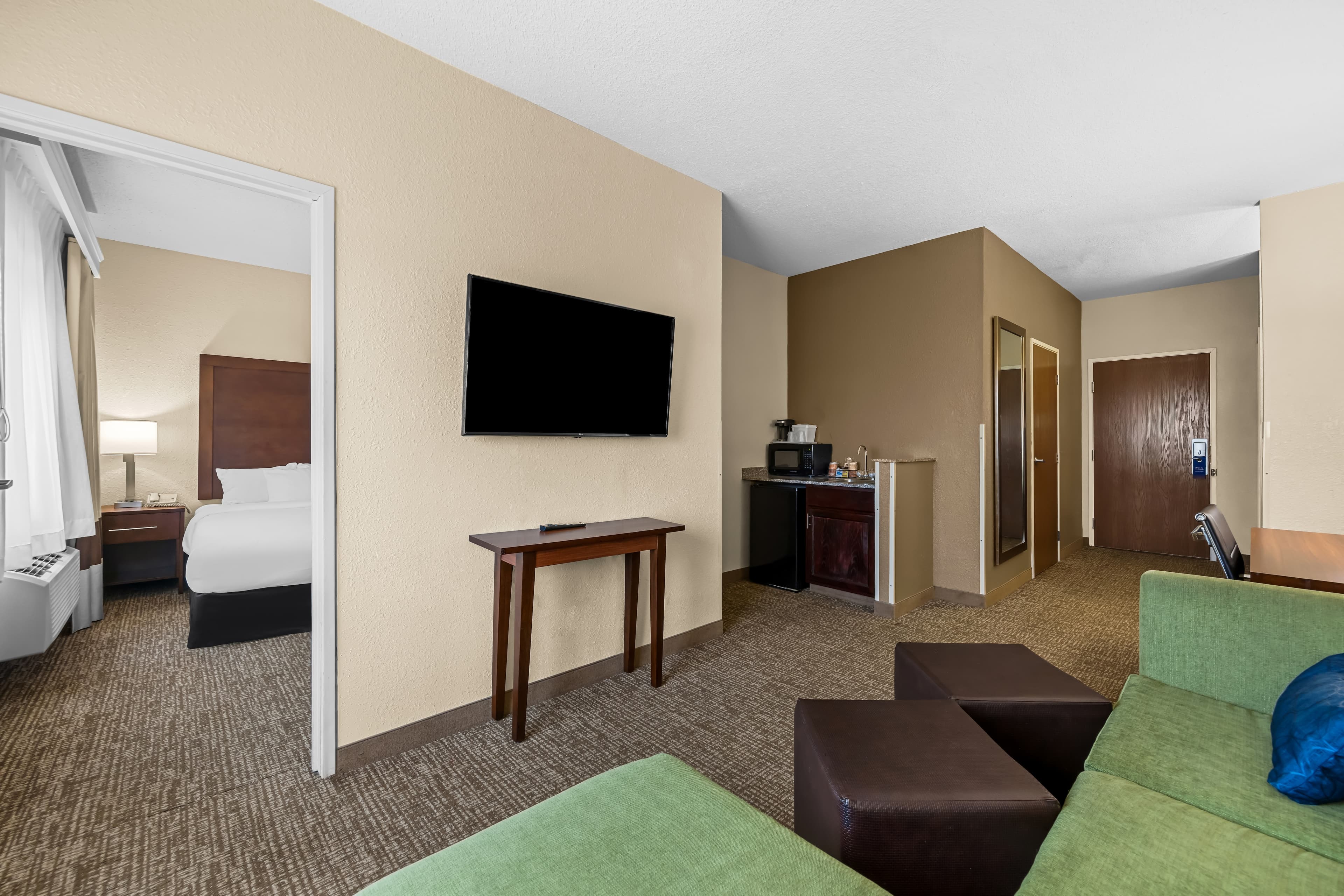 Comfort Inn & Suites Pueblo — 9