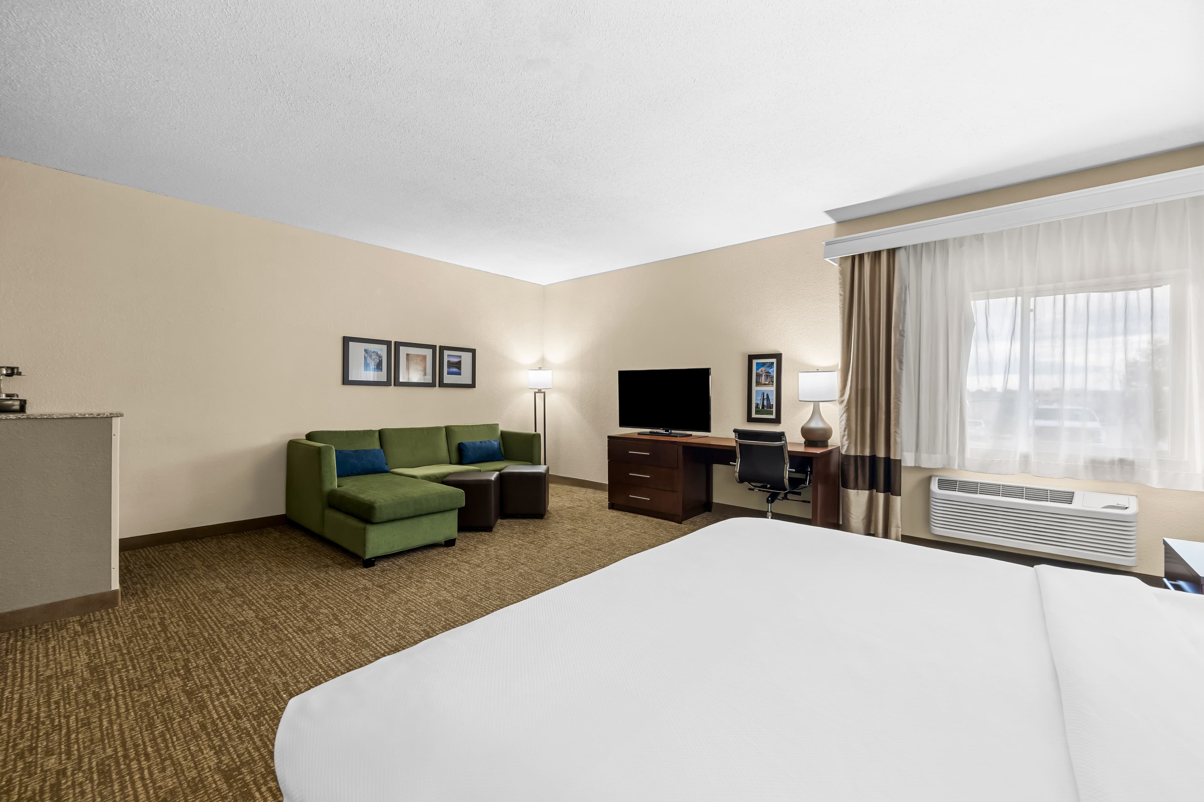 Comfort Inn & Suites Pueblo — 19