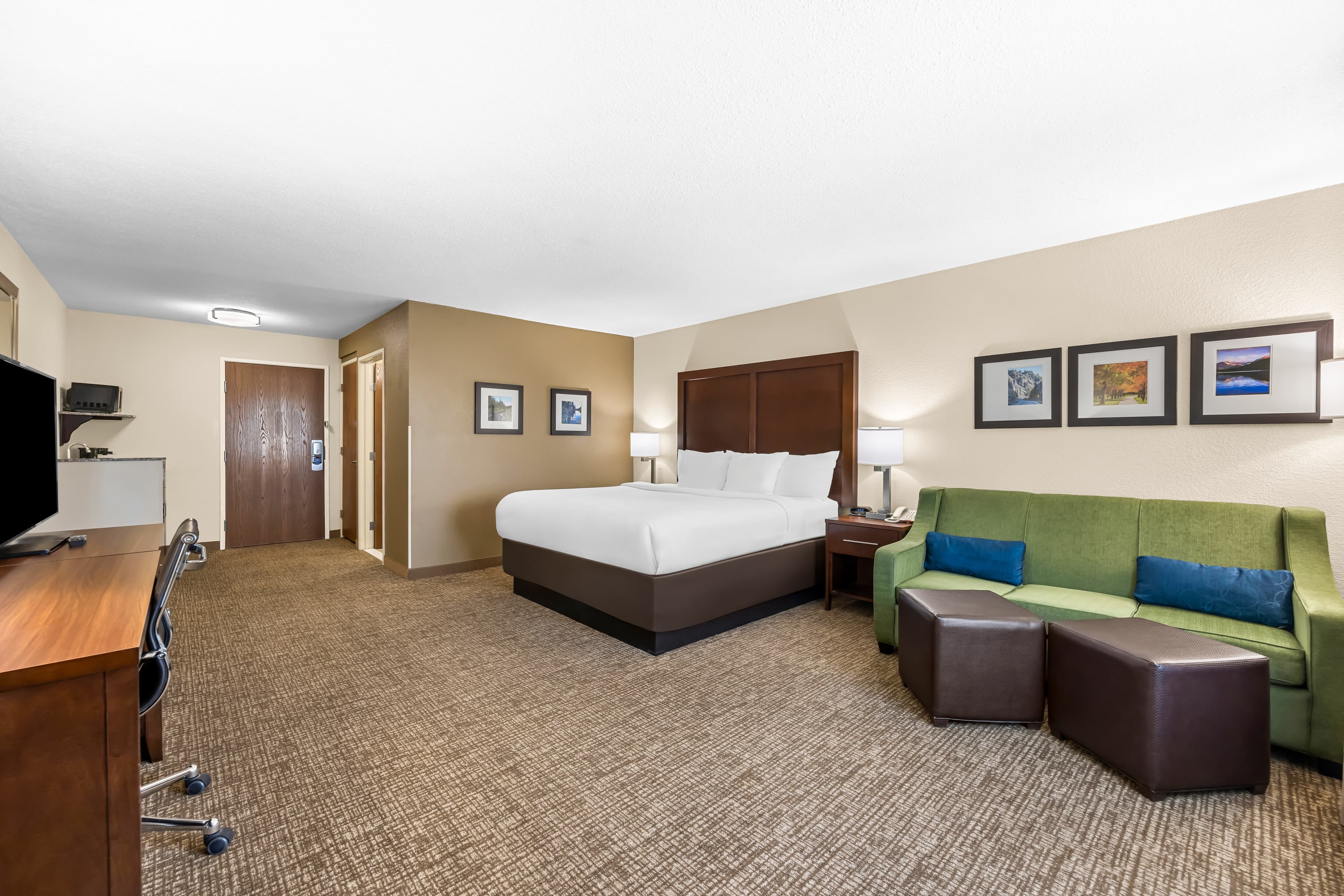 Comfort Inn & Suites Pueblo — 40