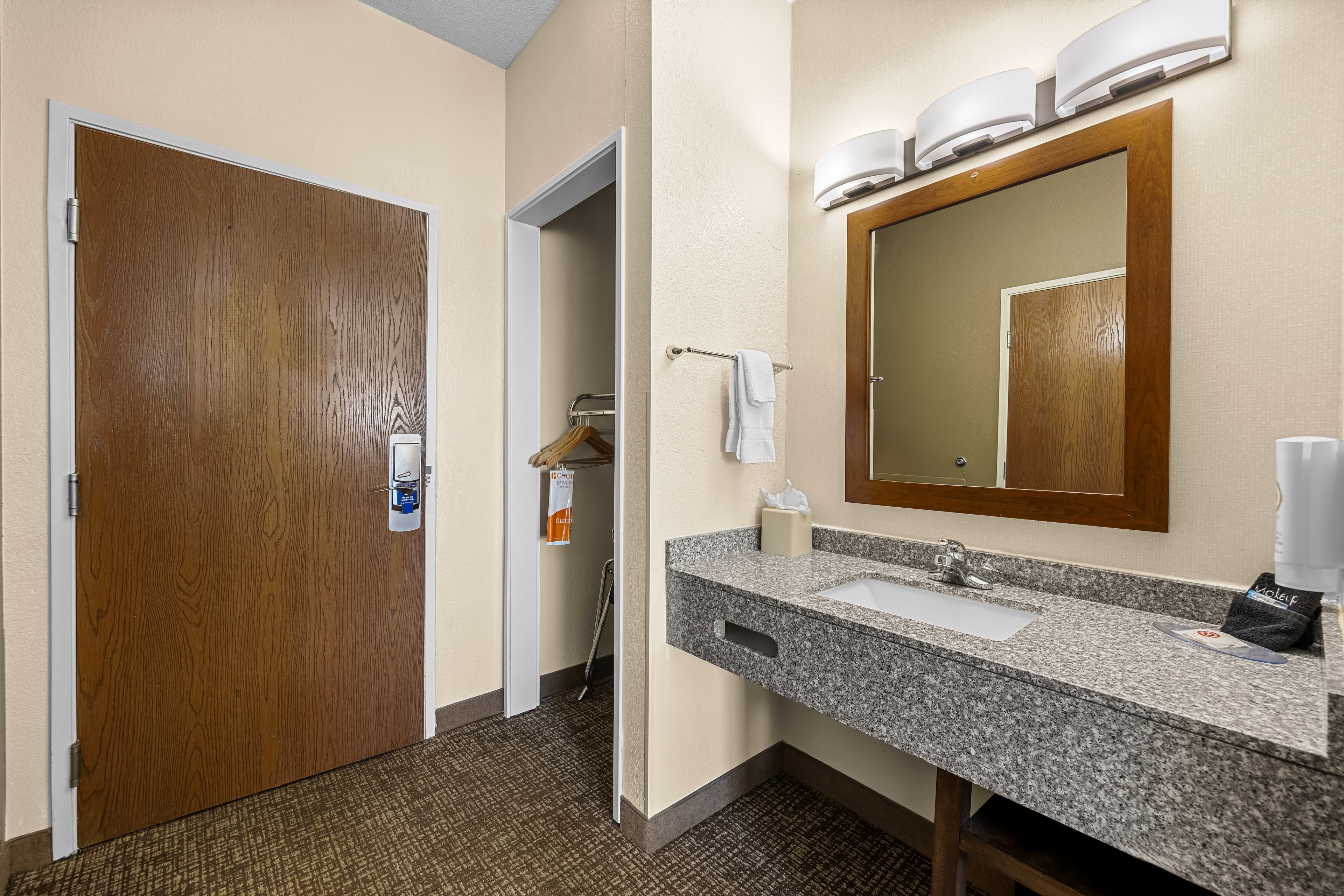 Comfort Inn & Suites Pueblo — 15