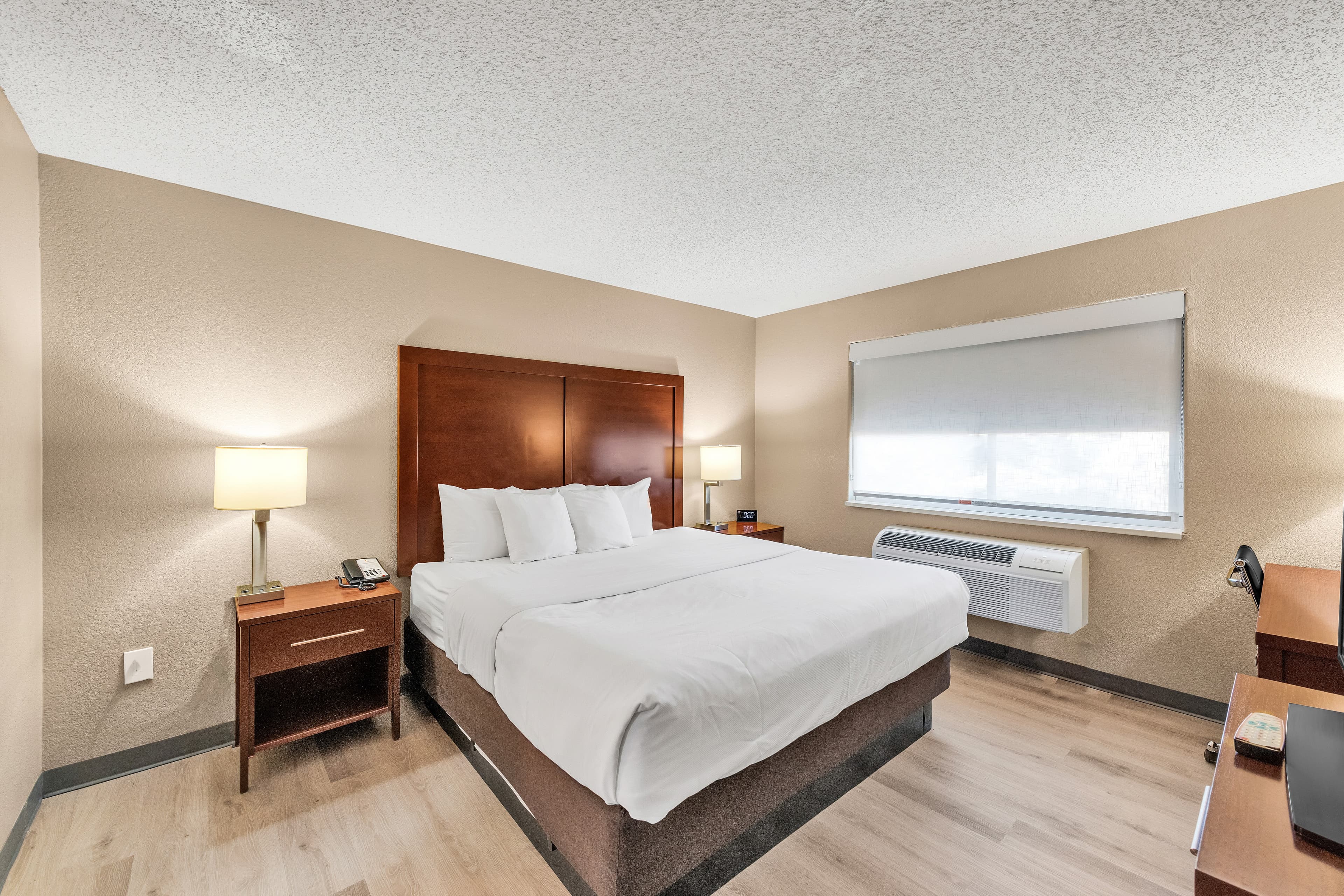 Comfort Suites Lakewood - Denver - Image 4