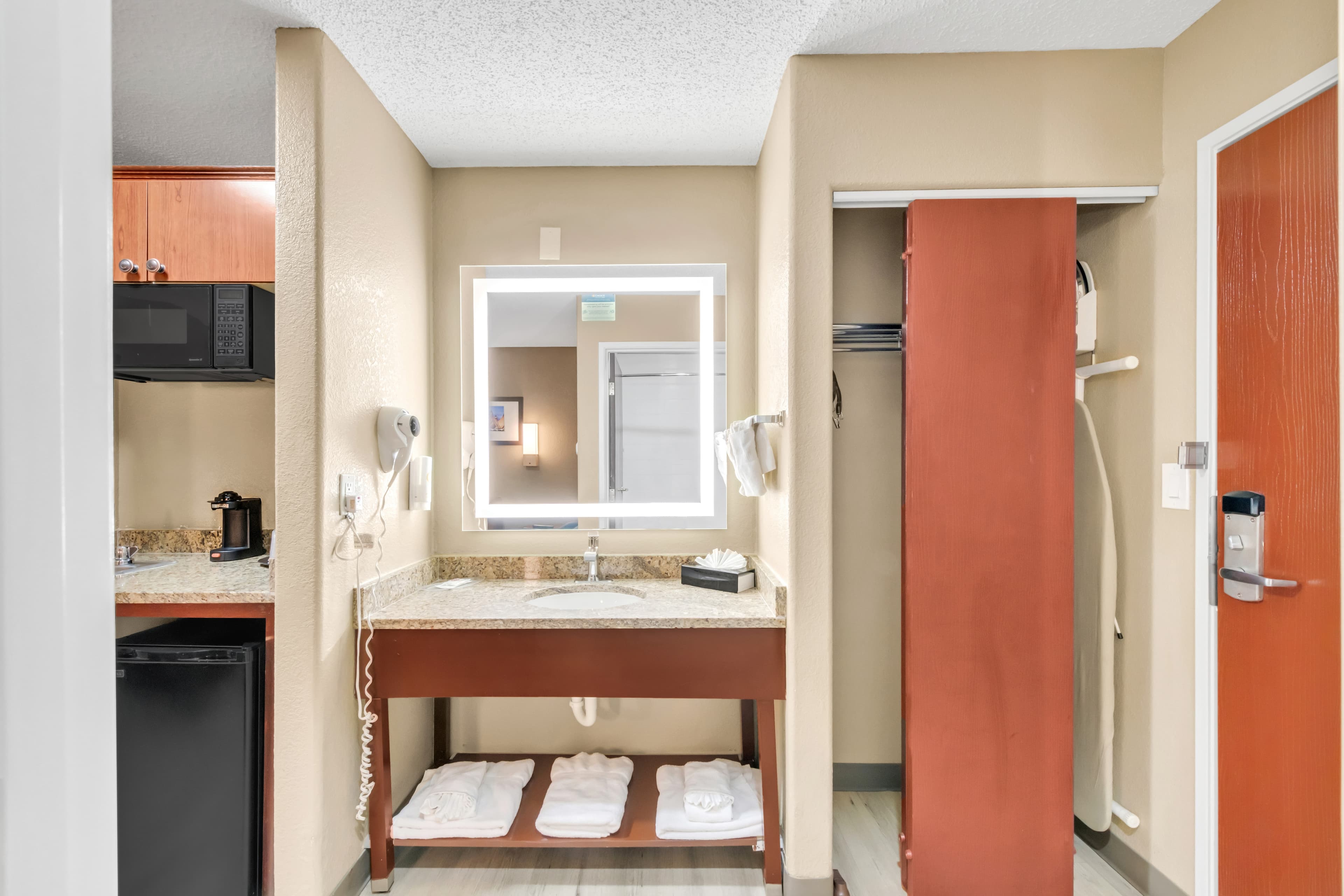 Comfort Suites Lakewood - Denver — 31