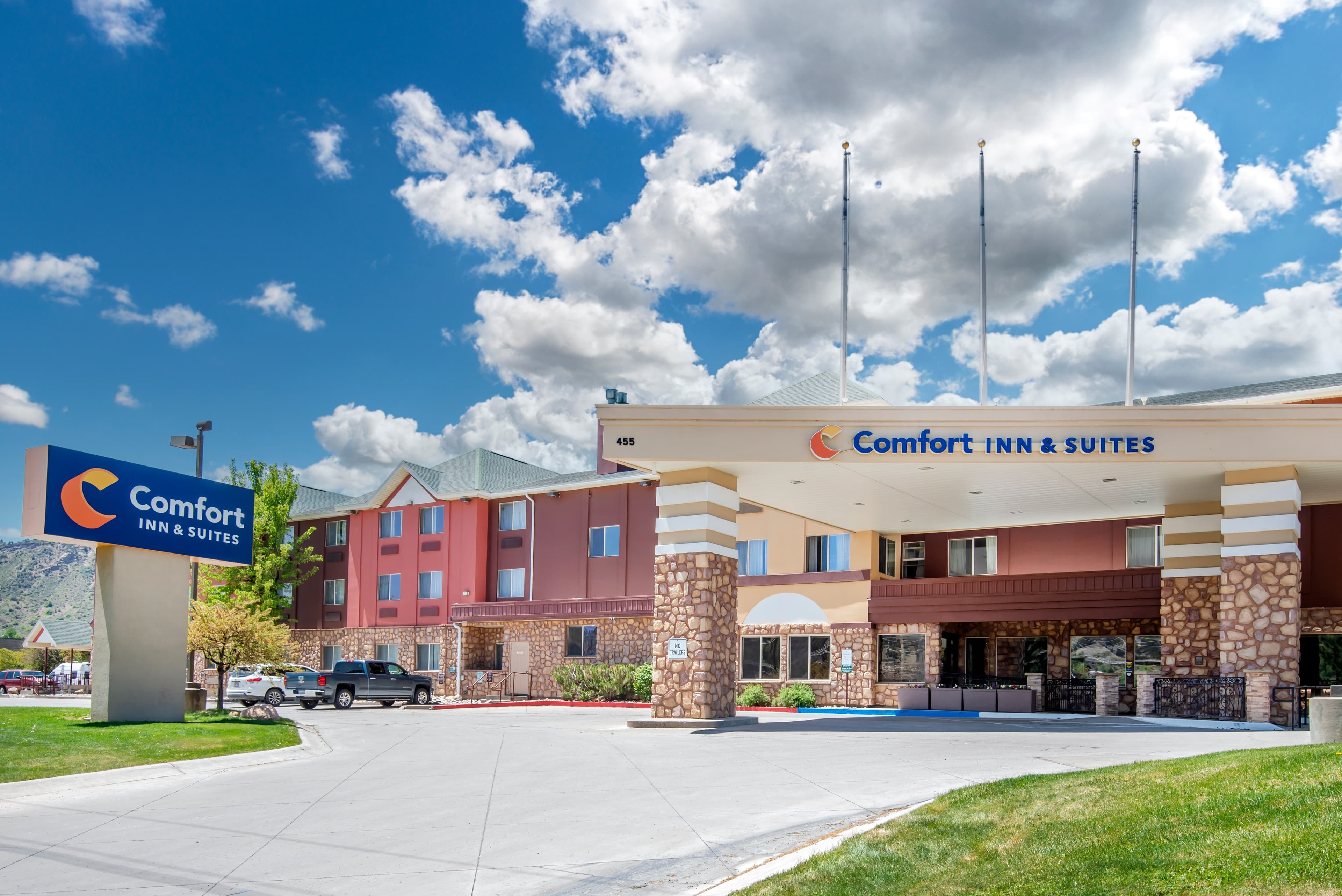 Comfort Inn & Suites Durango - Image 1
