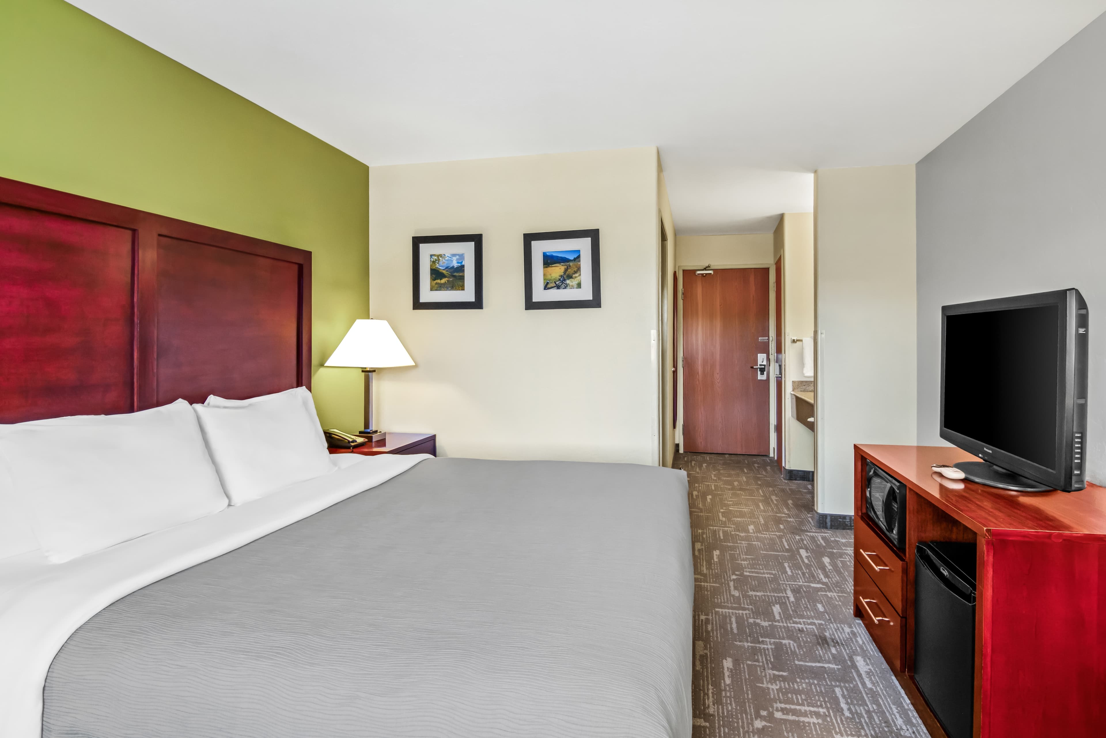 Quality Inn & Suites Vail Valley — 8