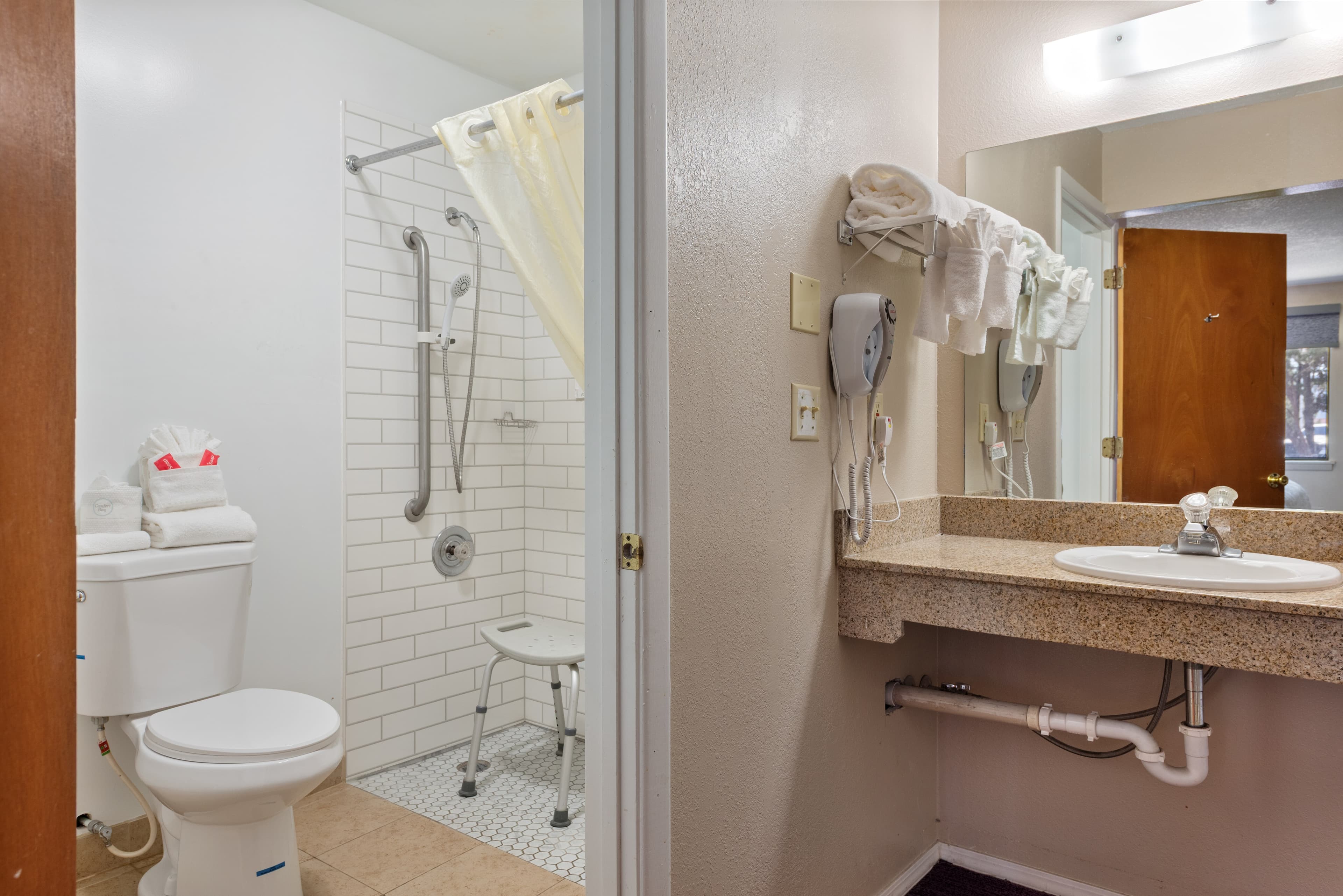 Econo Lodge Cortez near Mesa Verde — 18
