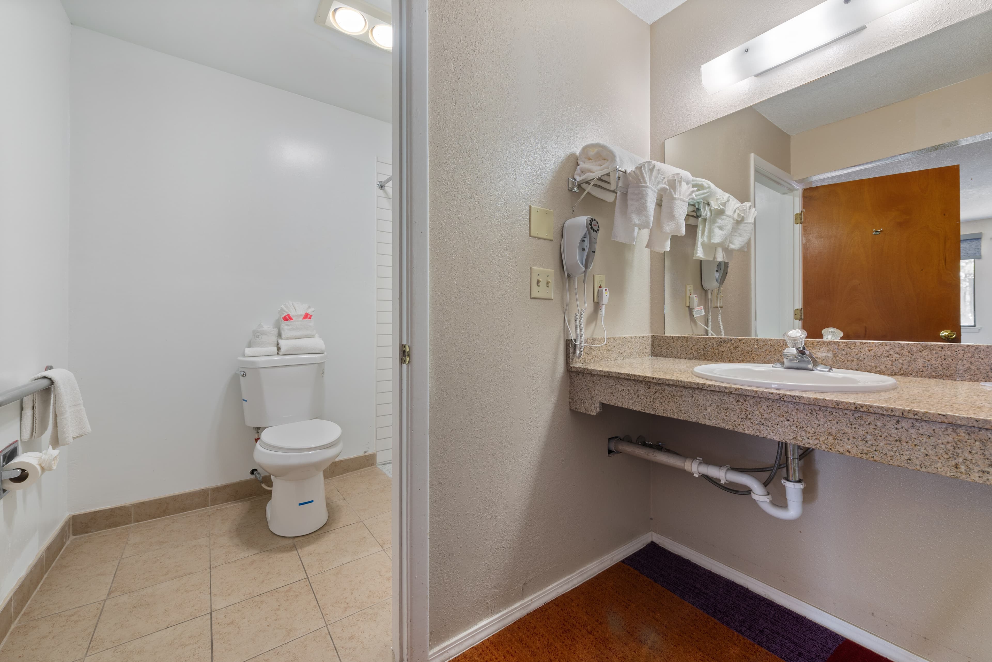 Econo Lodge Cortez near Mesa Verde — 19