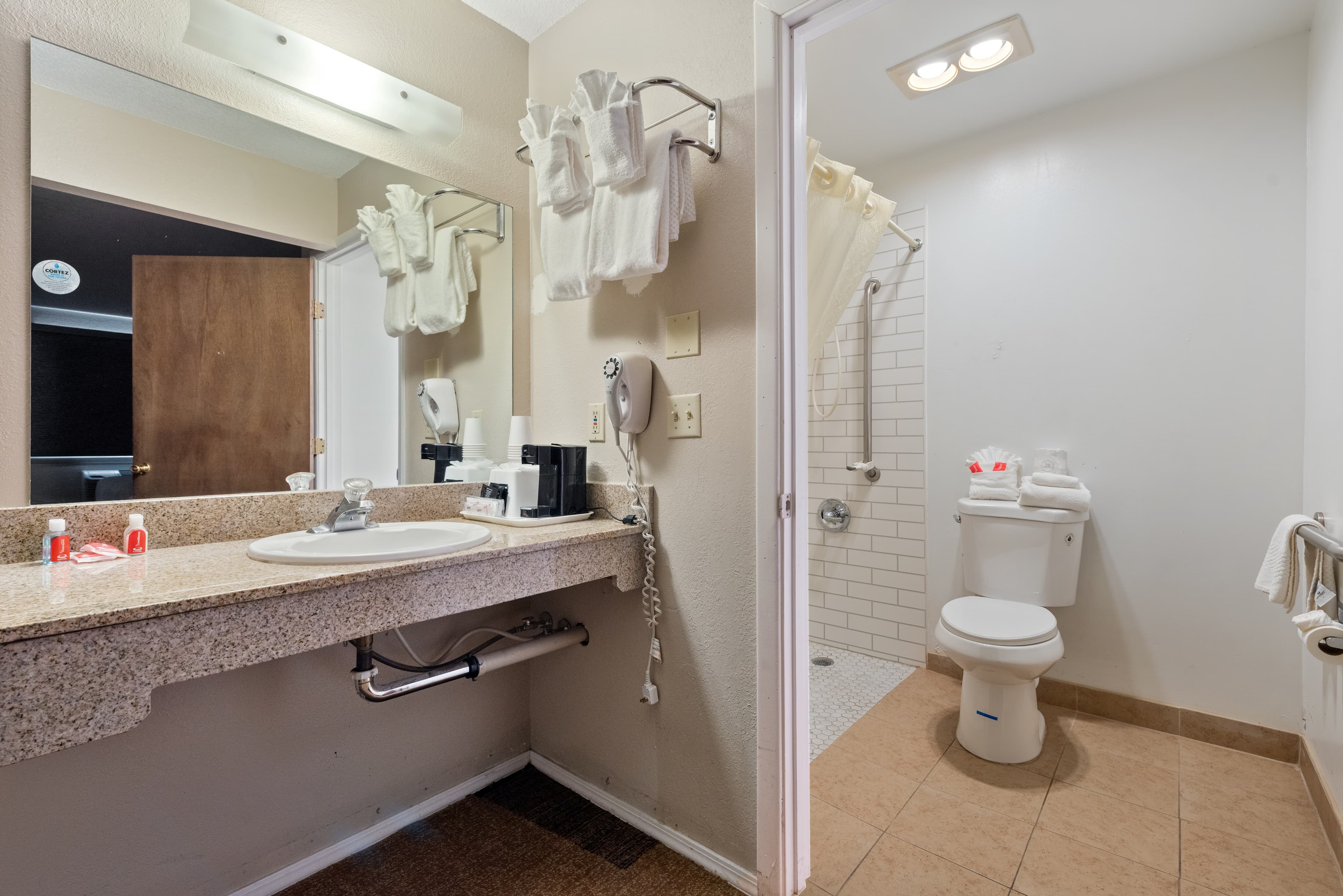 Econo Lodge Cortez near Mesa Verde — 60