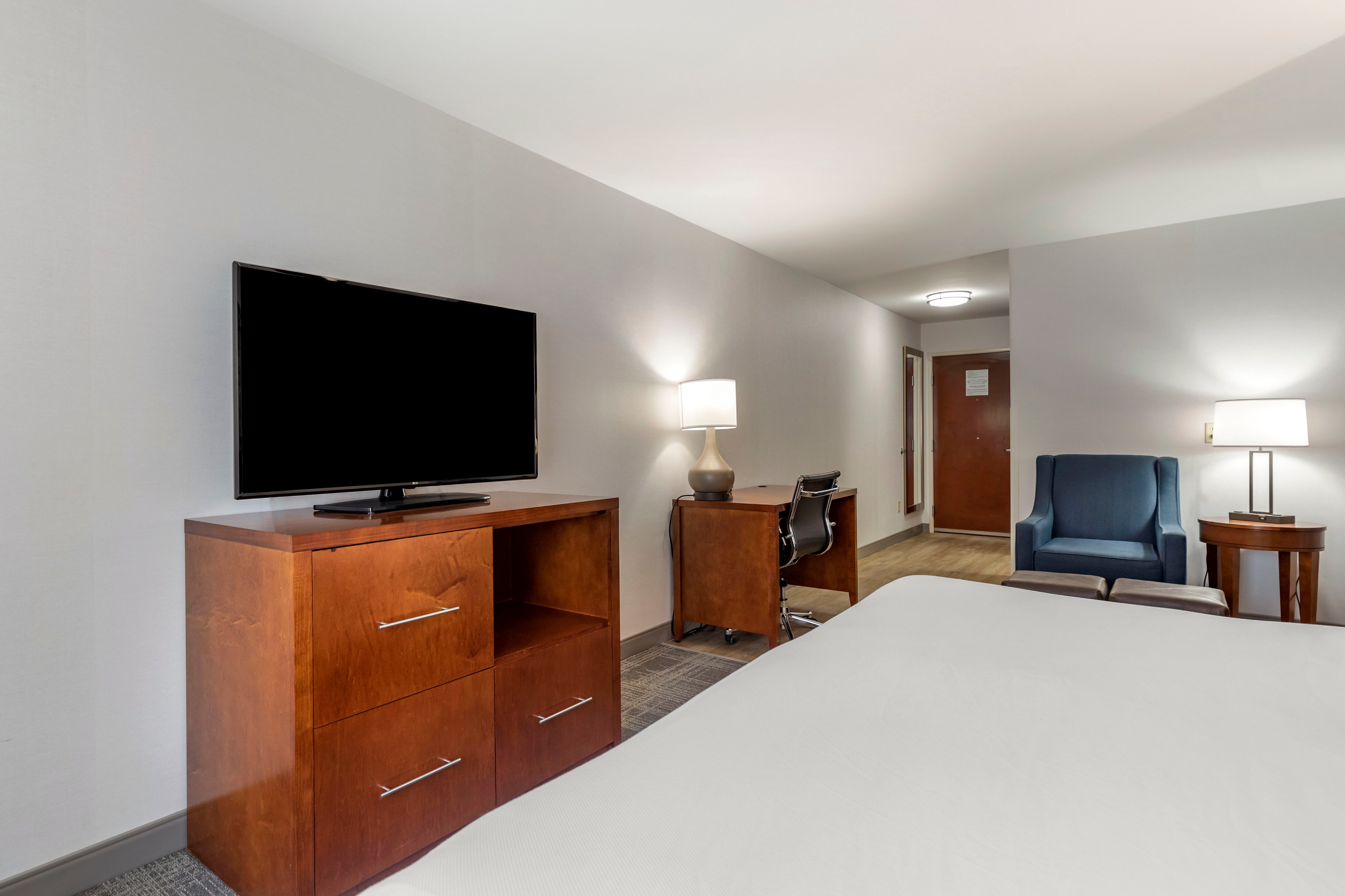 Comfort Suites Golden West on Evergreen Parkway - Image 3