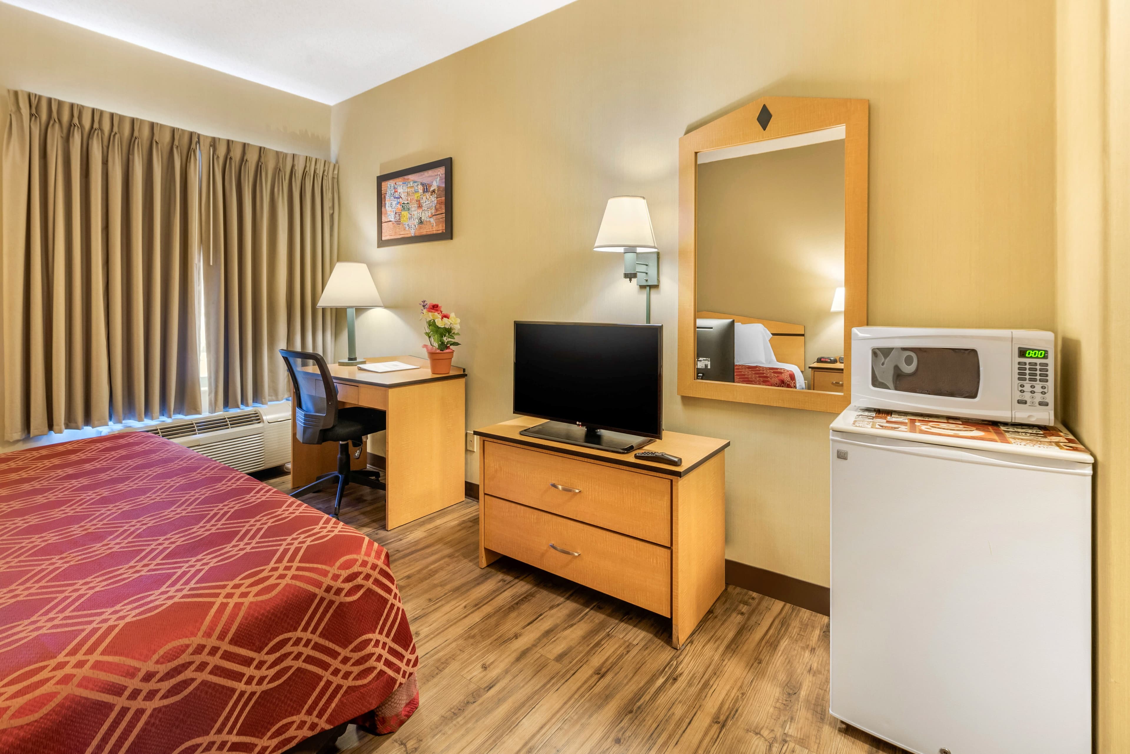 Econo Lodge Colorado Springs near Airport - Image 4