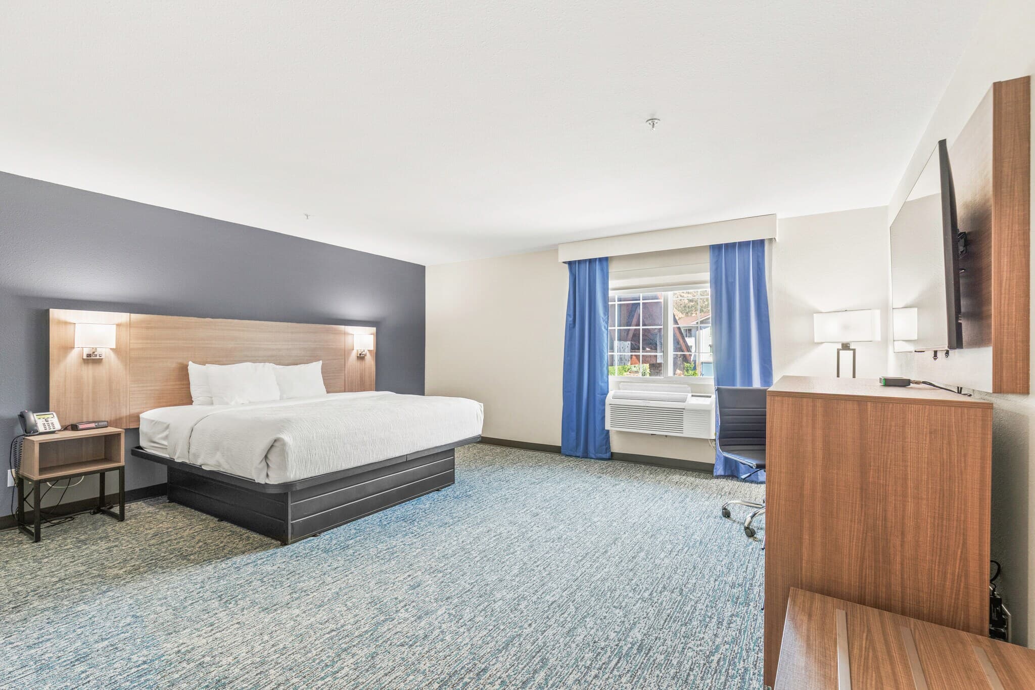 Quality Inn & Suites On The River - Image 2