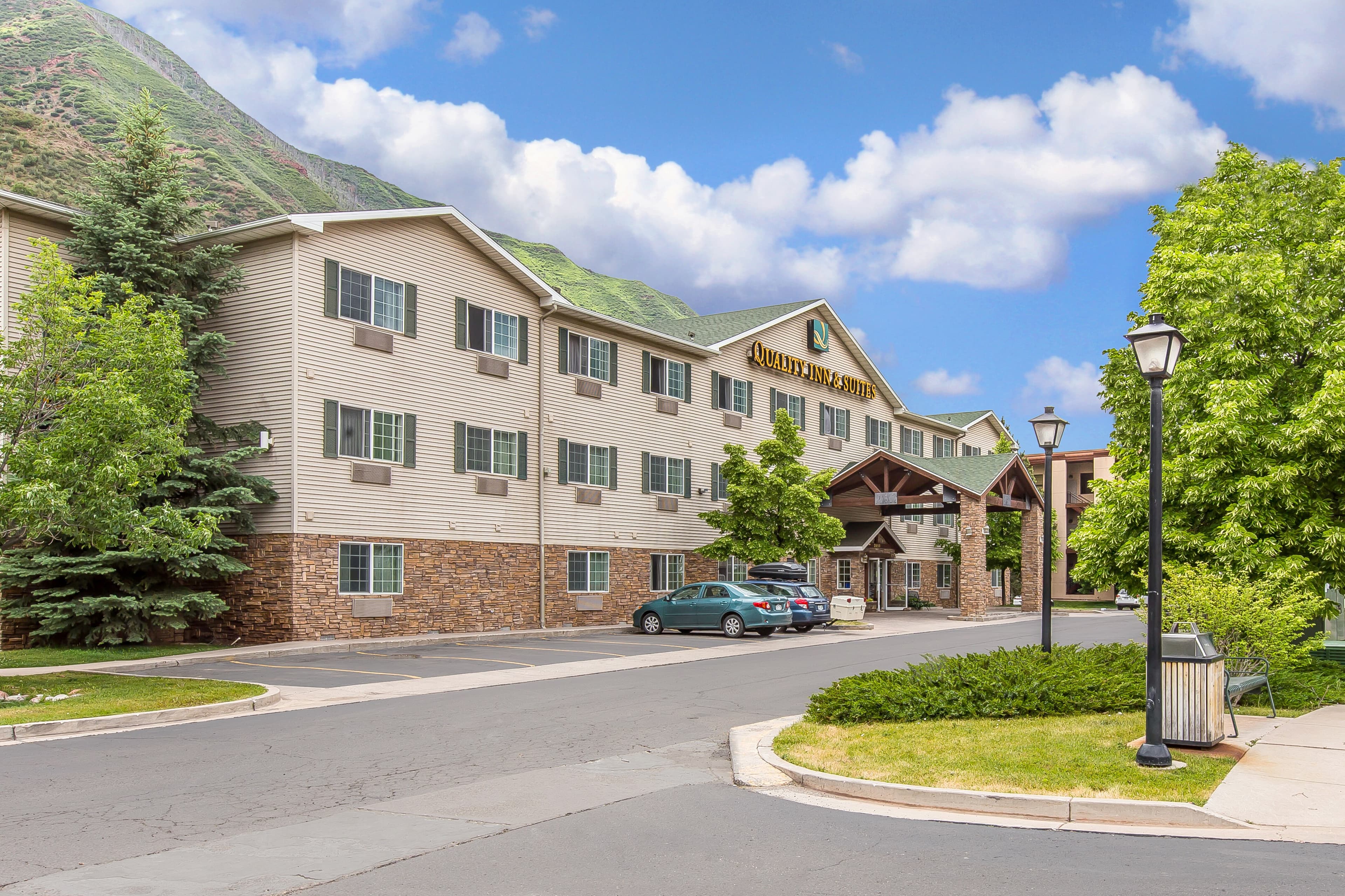 Quality Inn & Suites On The River - Image 1