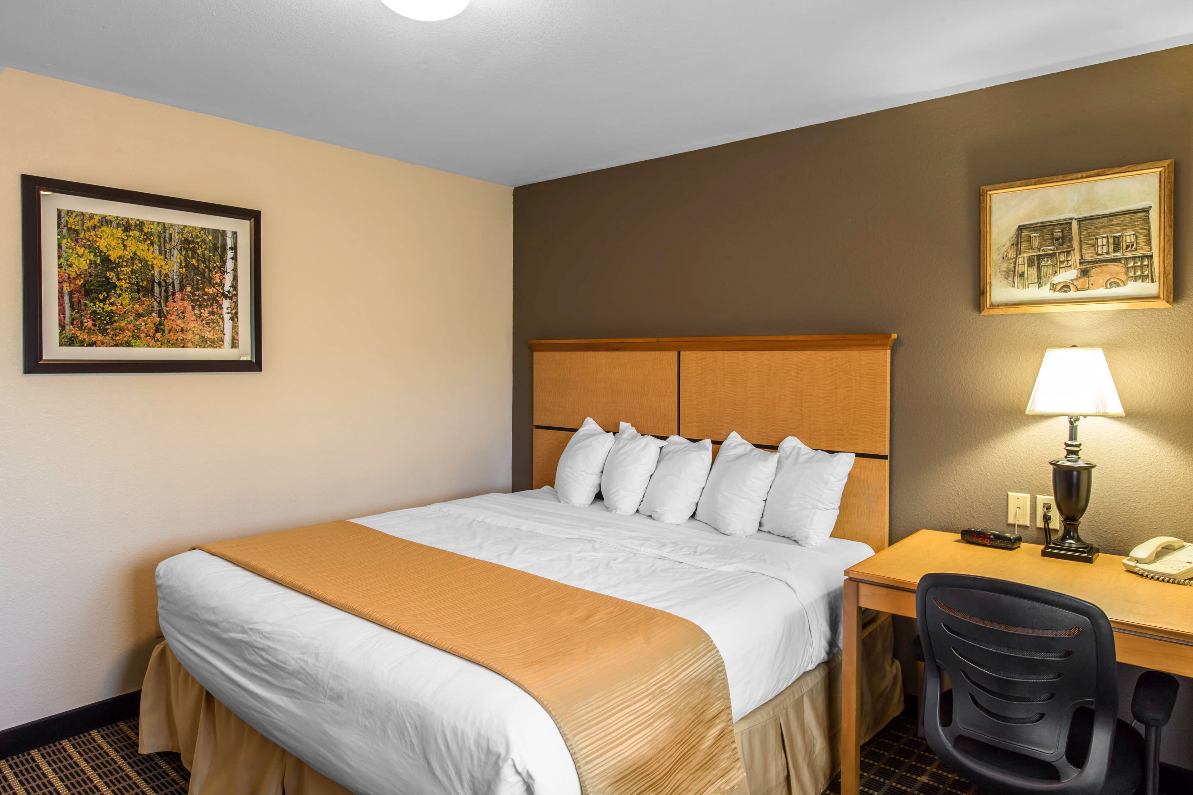Quality Inn & Suites Silverthorne - Copper Mountain — 13