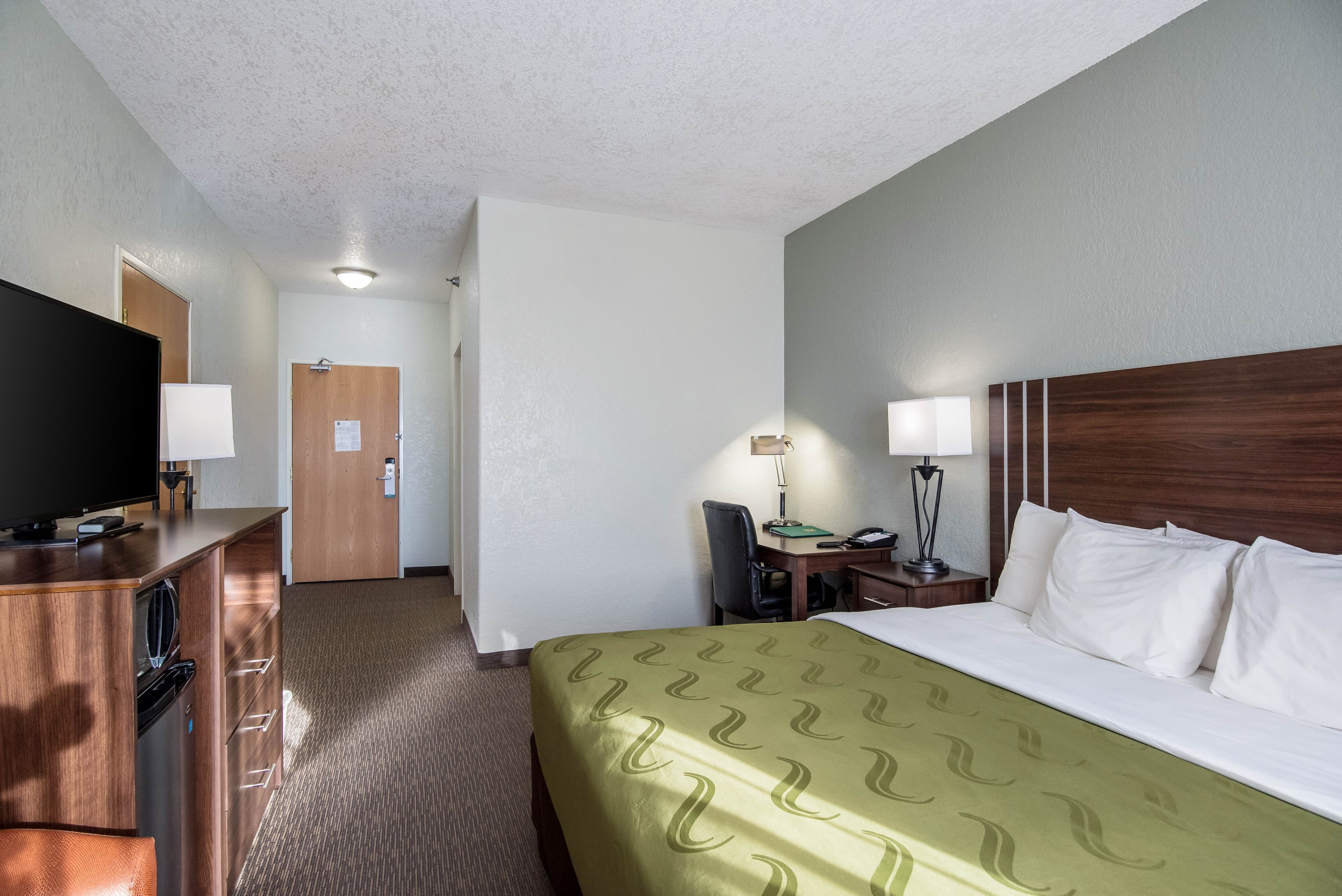 Quality Inn & Suites Pueblo West - Image 4