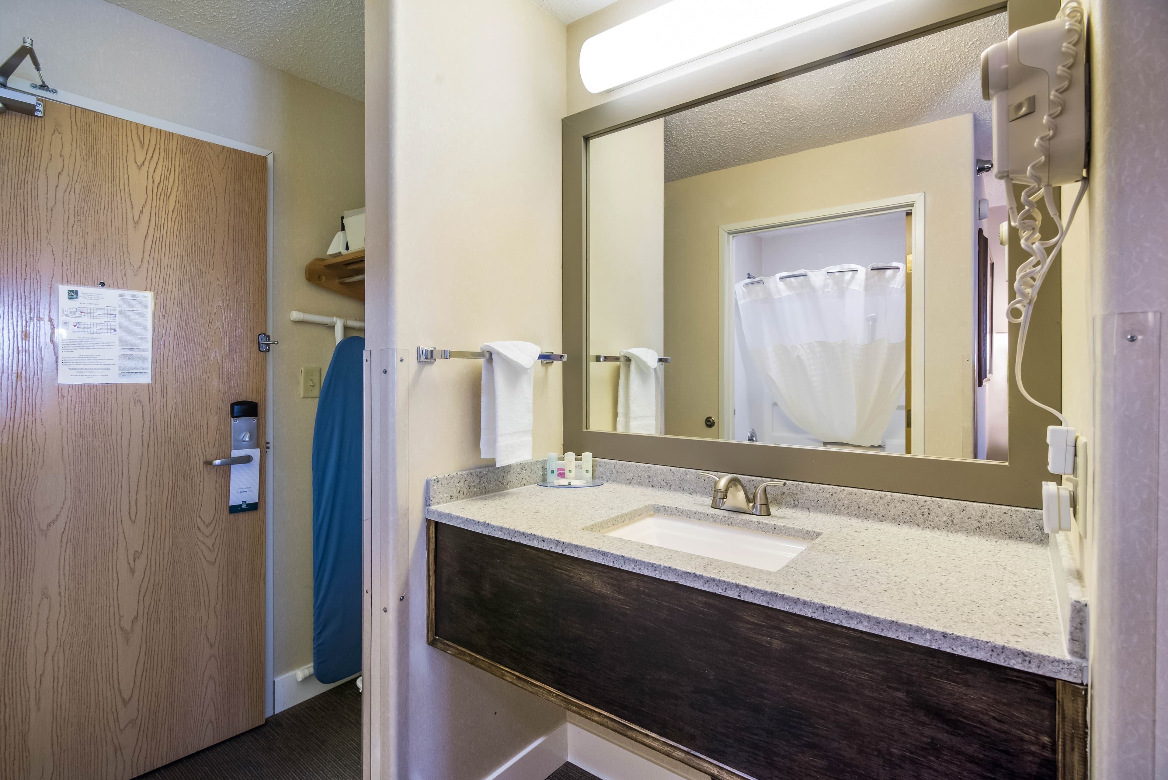 Quality Inn & Suites Pueblo West — 9