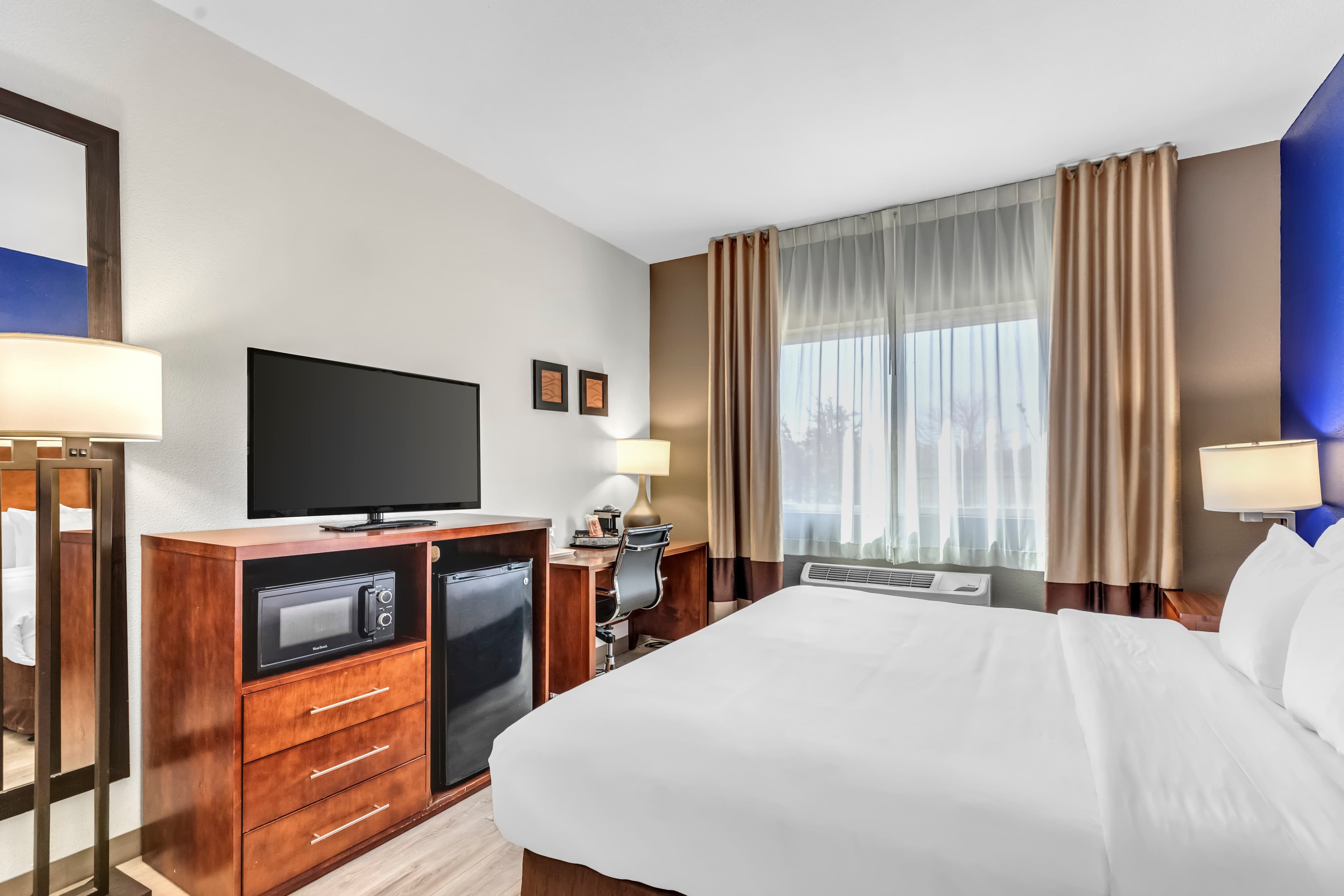 Comfort Inn Denver West Arvada Station - Image 2