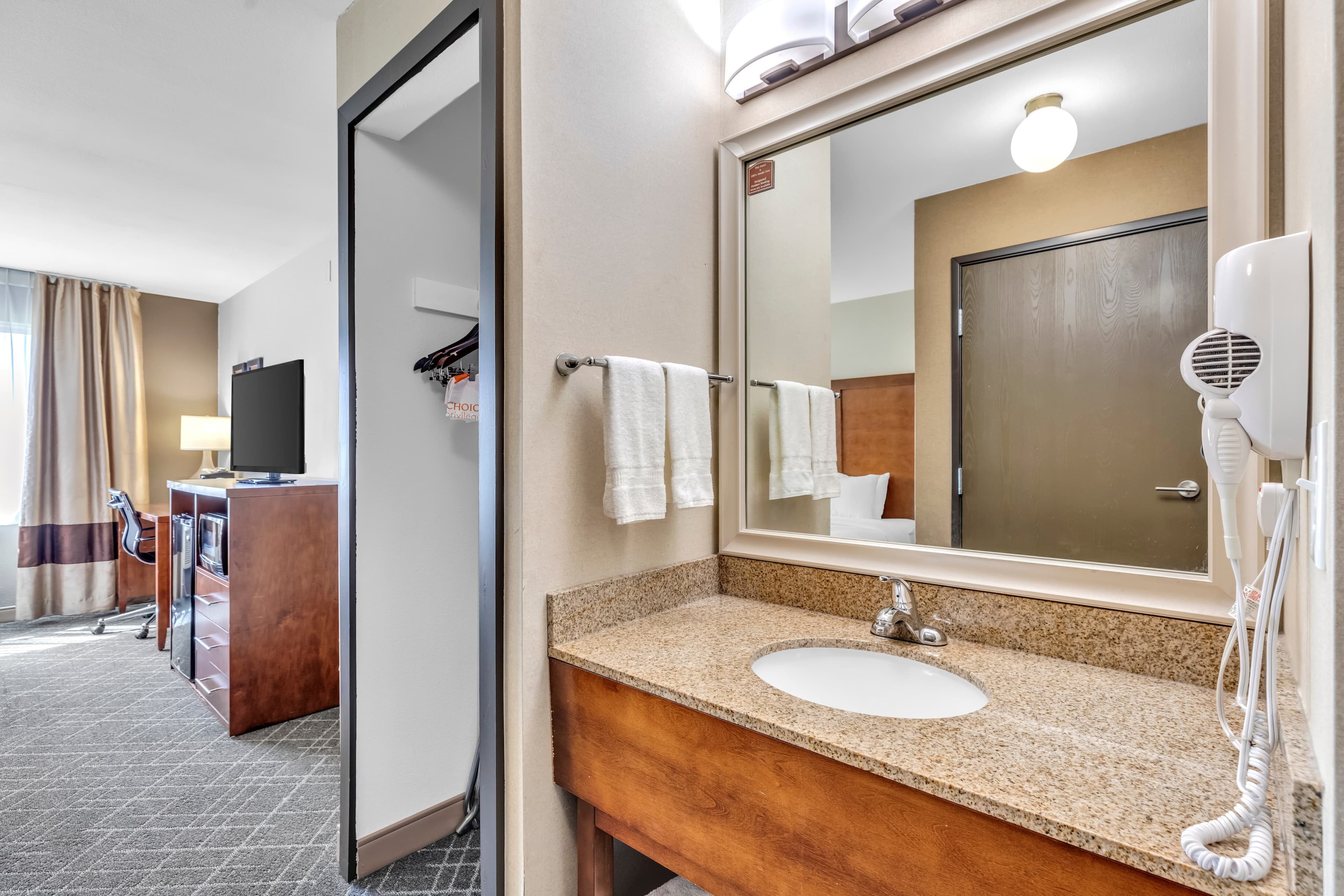 Comfort Inn Denver West Arvada Station — 15