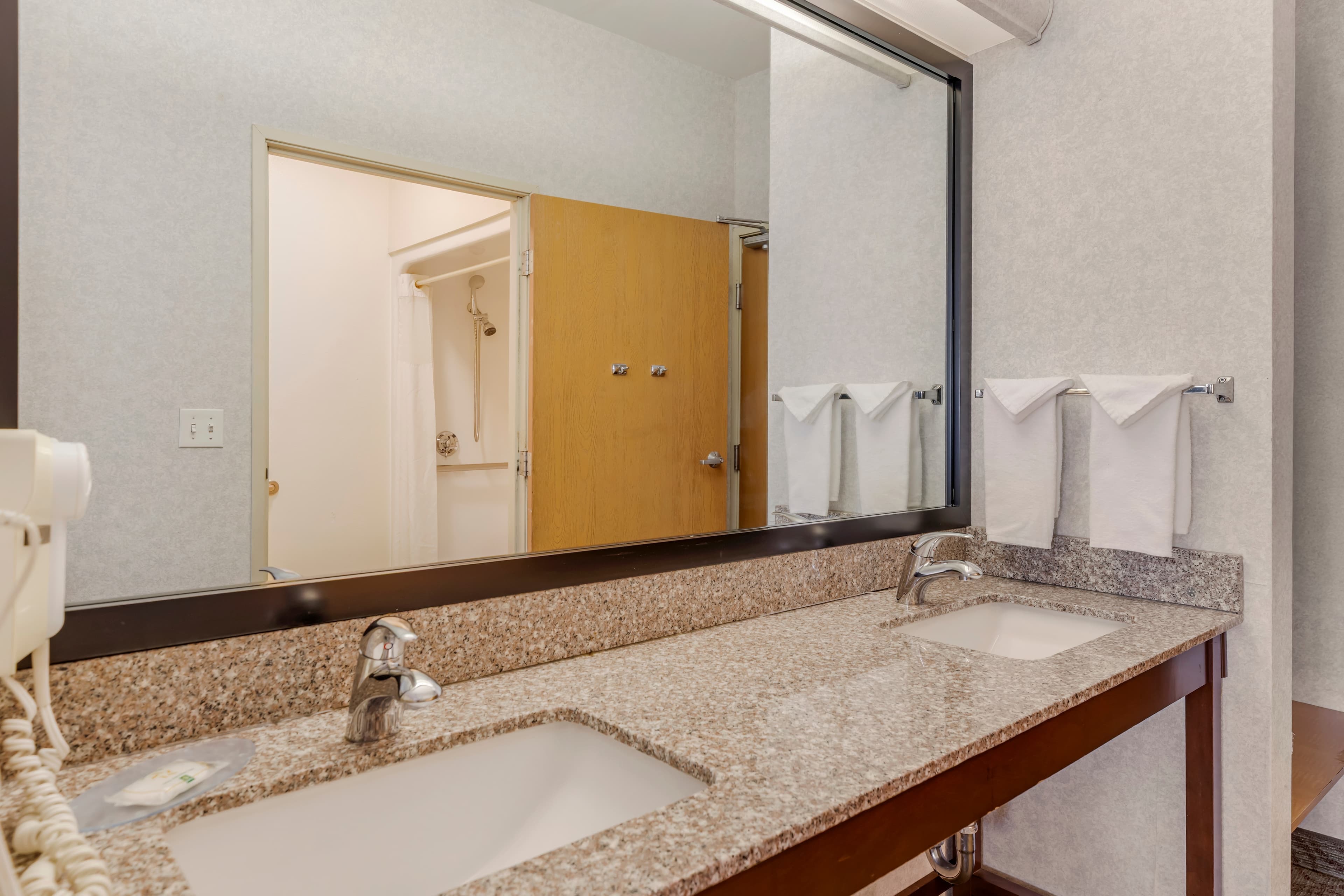 Quality Inn & Suites Denver Airport - Gateway Park - Image 5