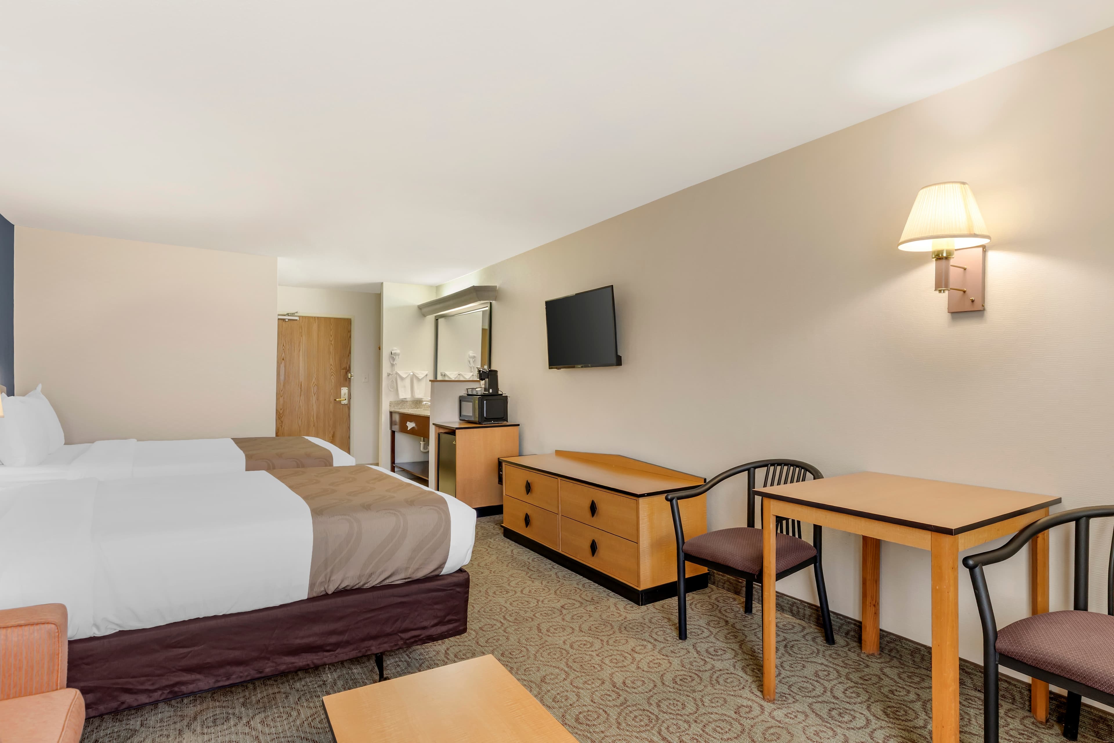 Quality Inn & Suites Denver Airport - Gateway Park — 12