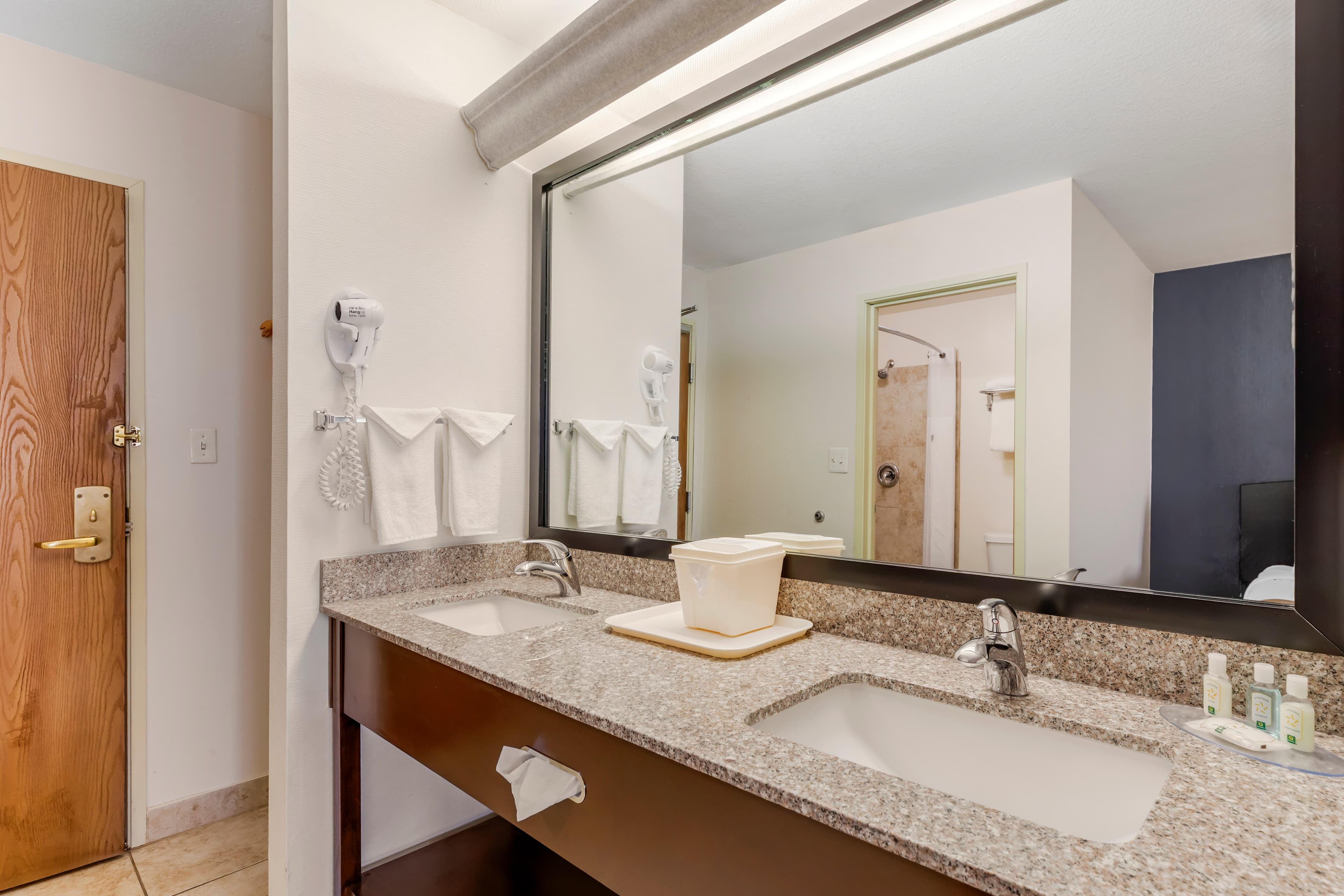 Quality Inn & Suites Denver Airport - Gateway Park — 13