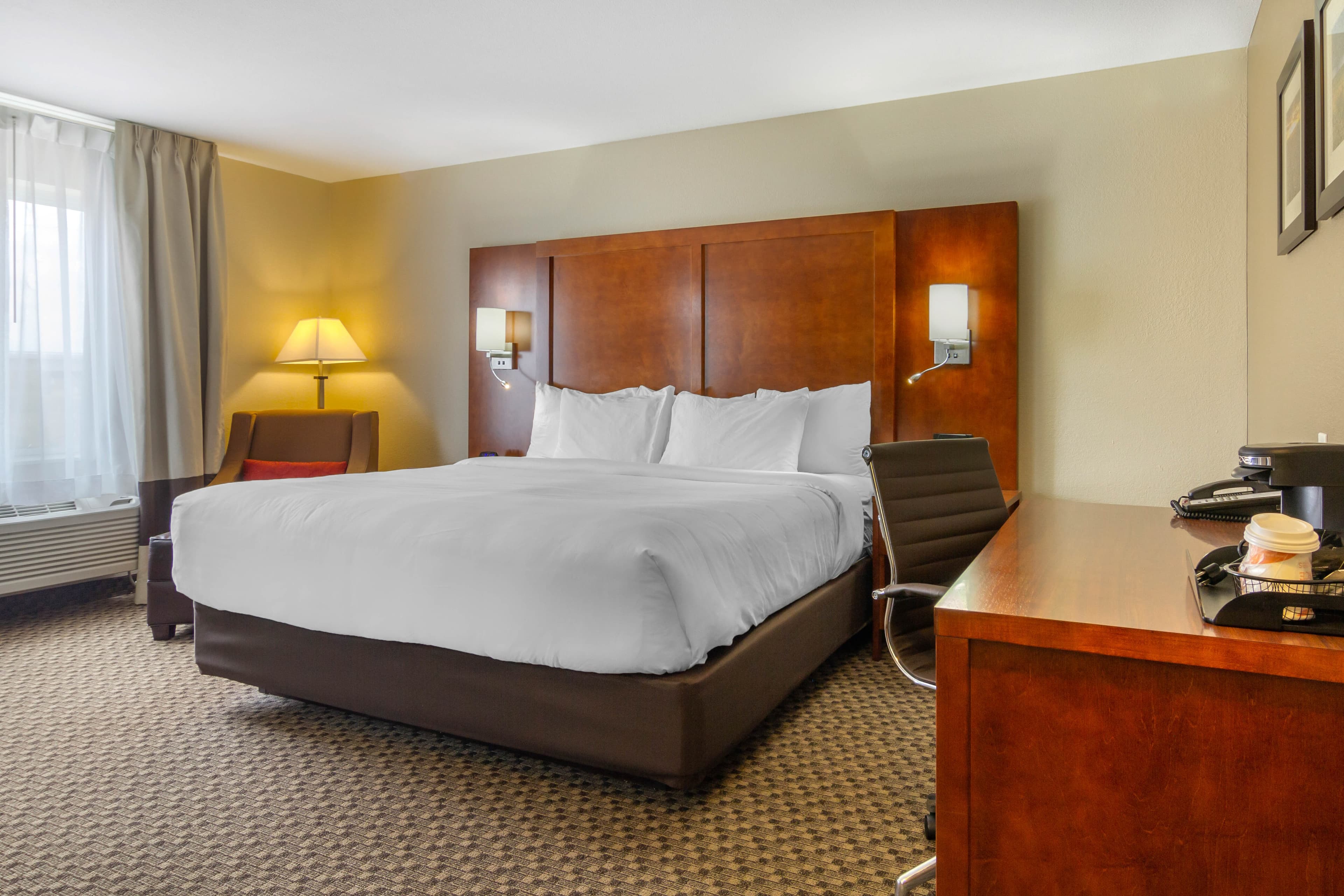 Comfort Inn & Suites Sterling - Image 2