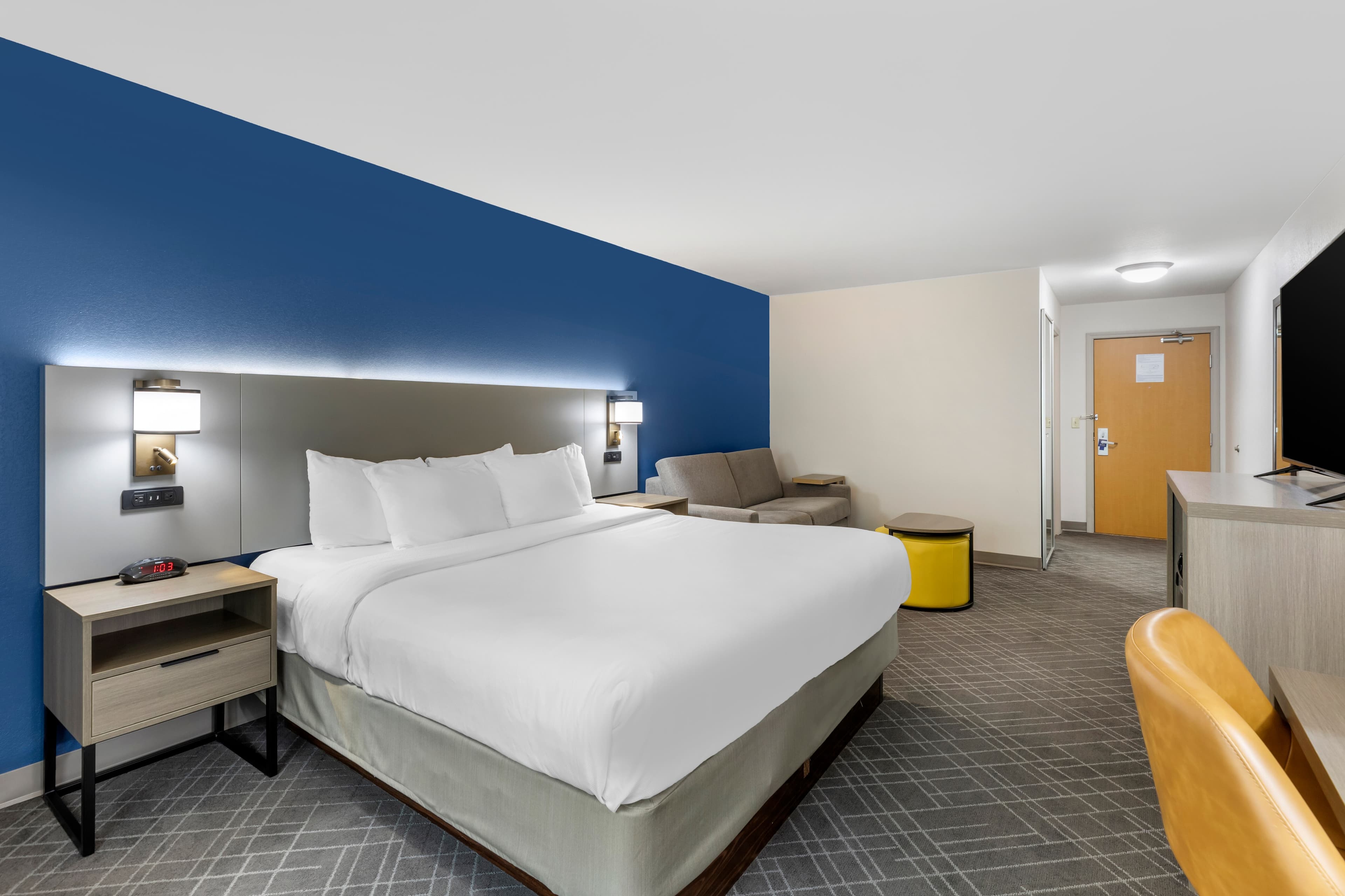 Comfort Inn & Suites Glenwood Springs On The River - Image 2
