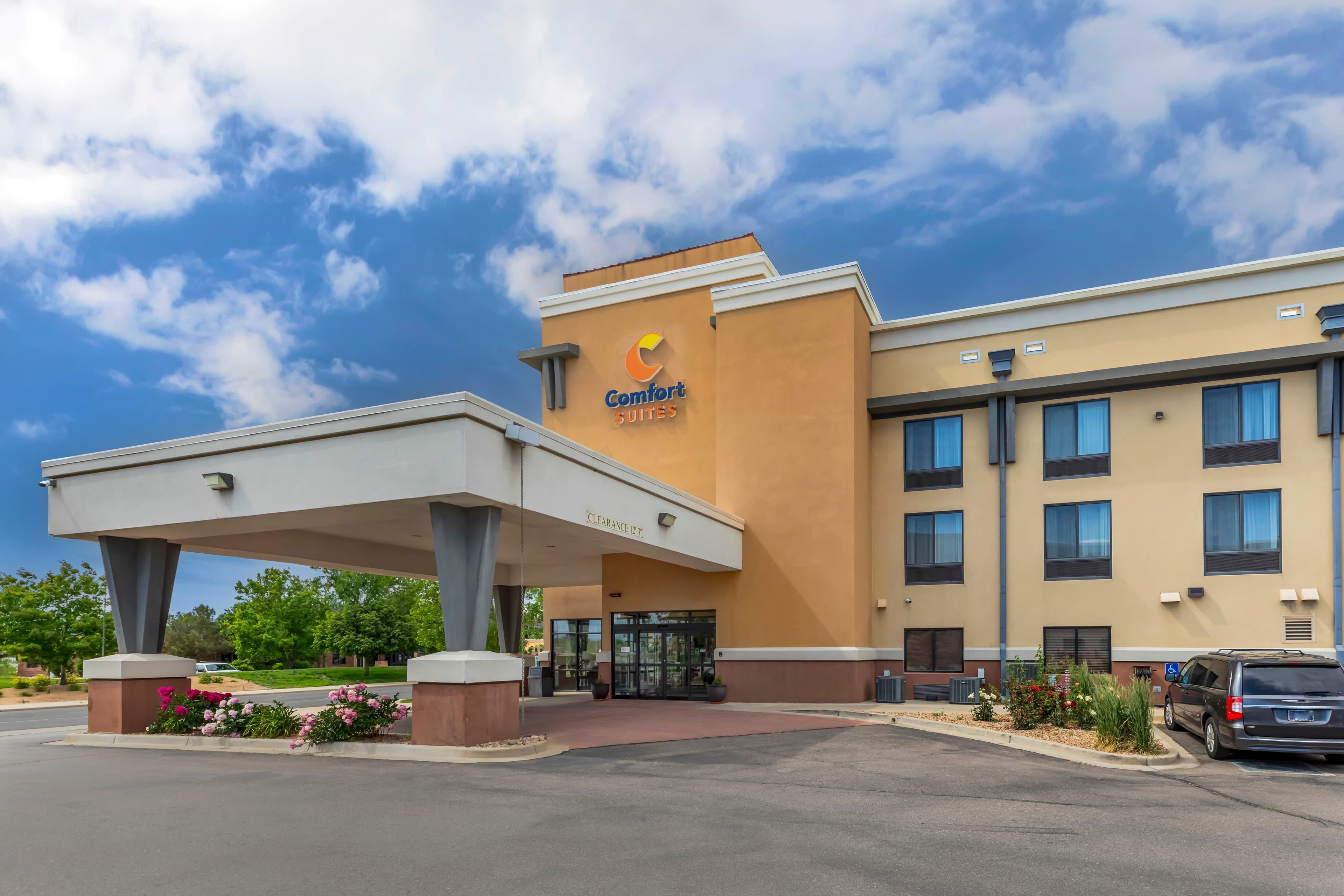 Comfort Suites Longmont - Image 1
