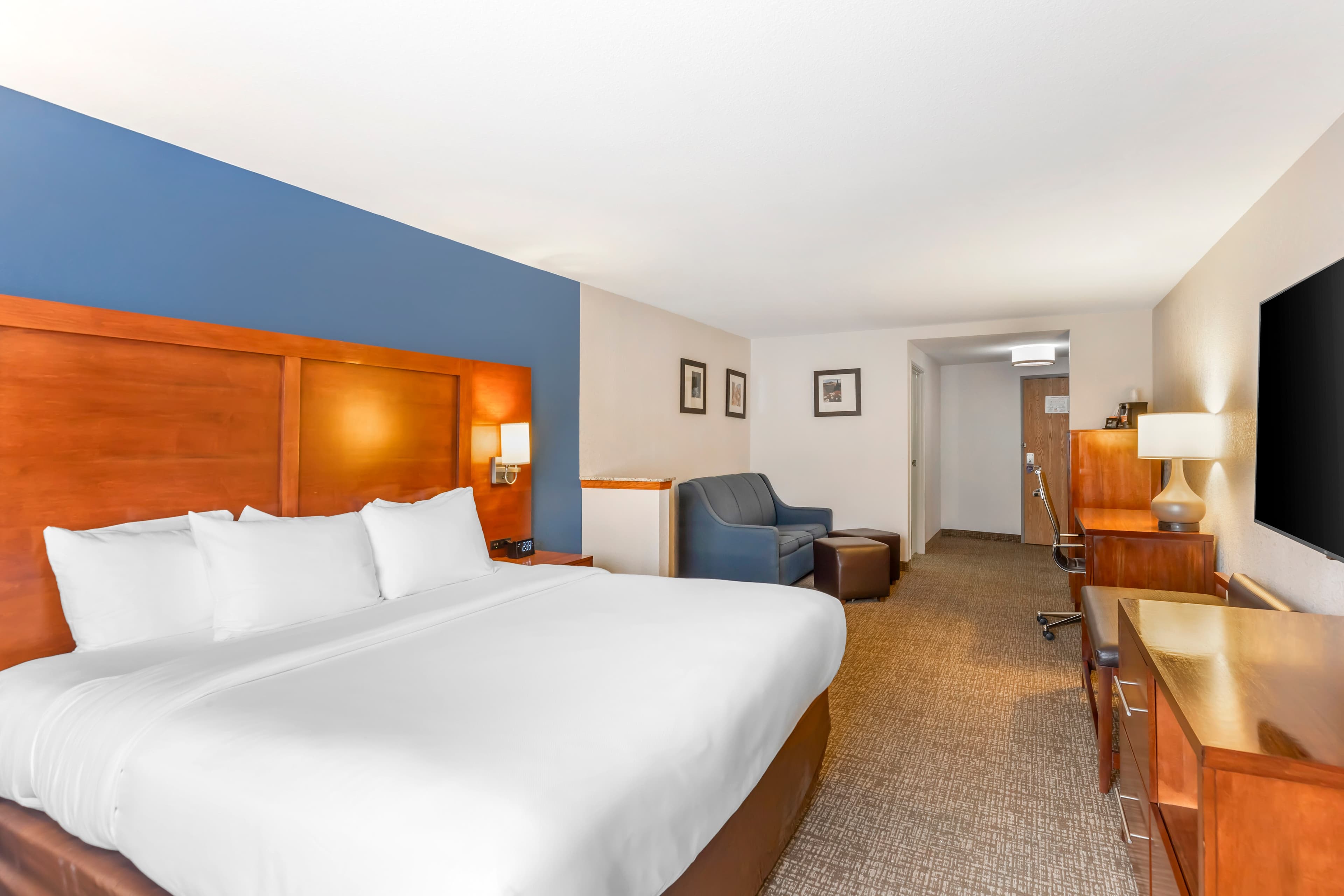 Comfort Suites Longmont - Image 2