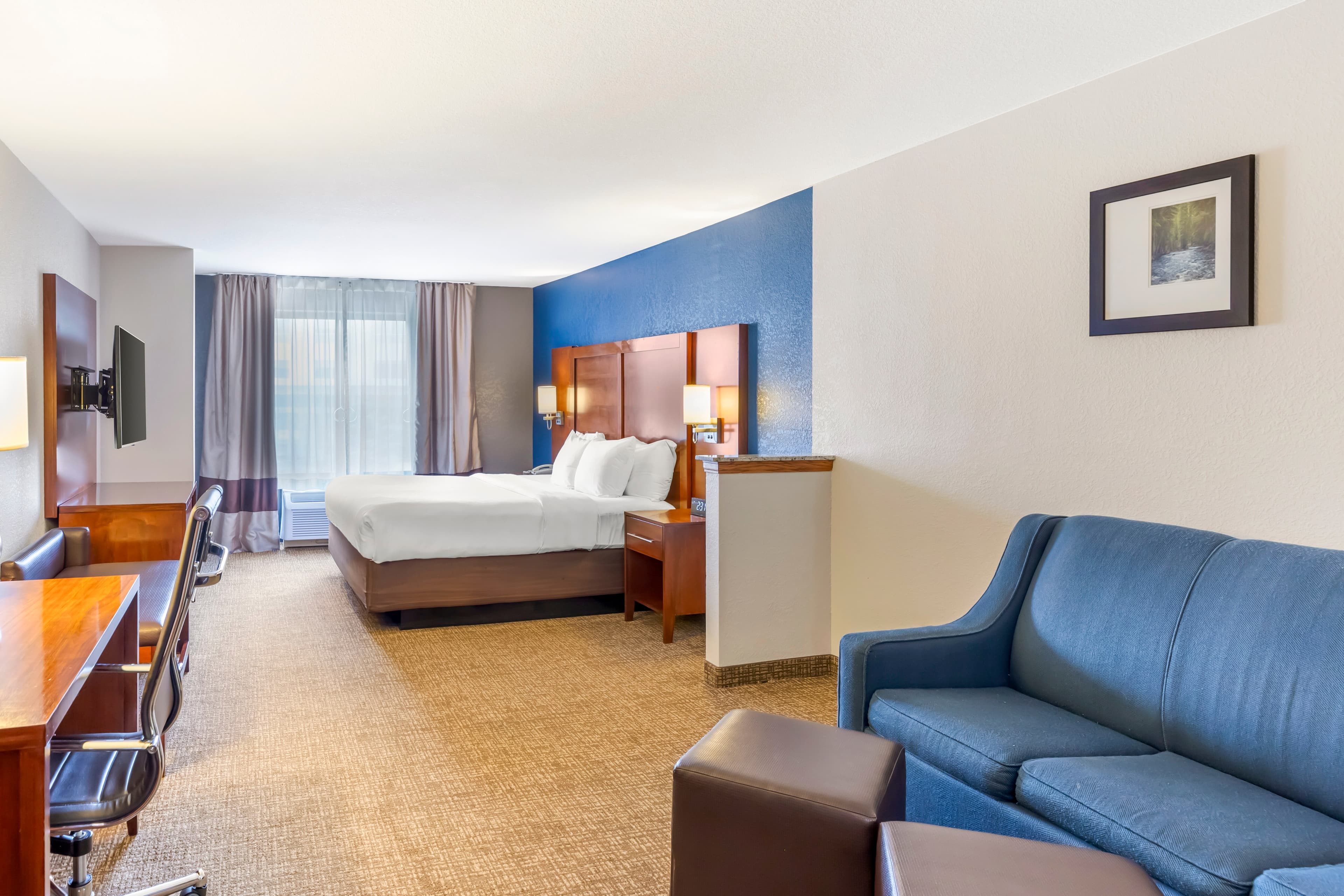 Comfort Suites Longmont - Image 3