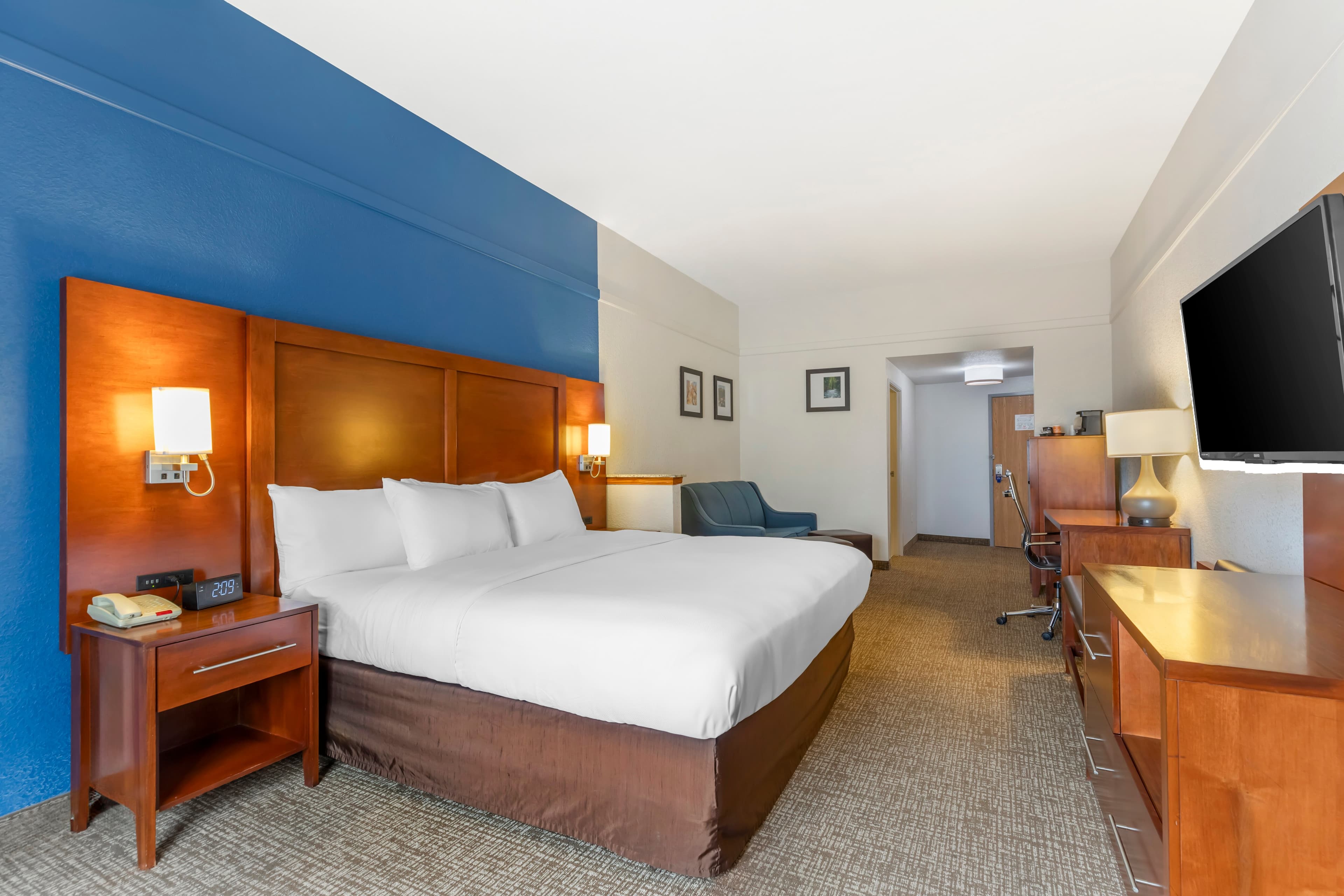 Comfort Suites Longmont — 6