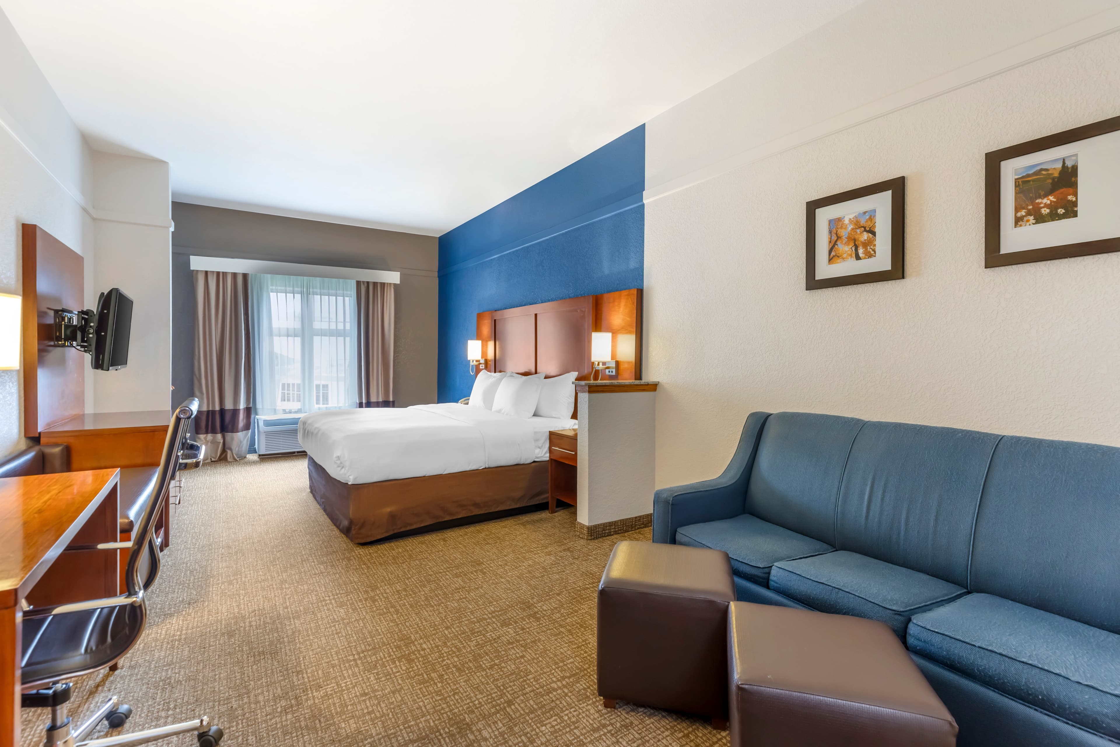 Comfort Suites Longmont — 7