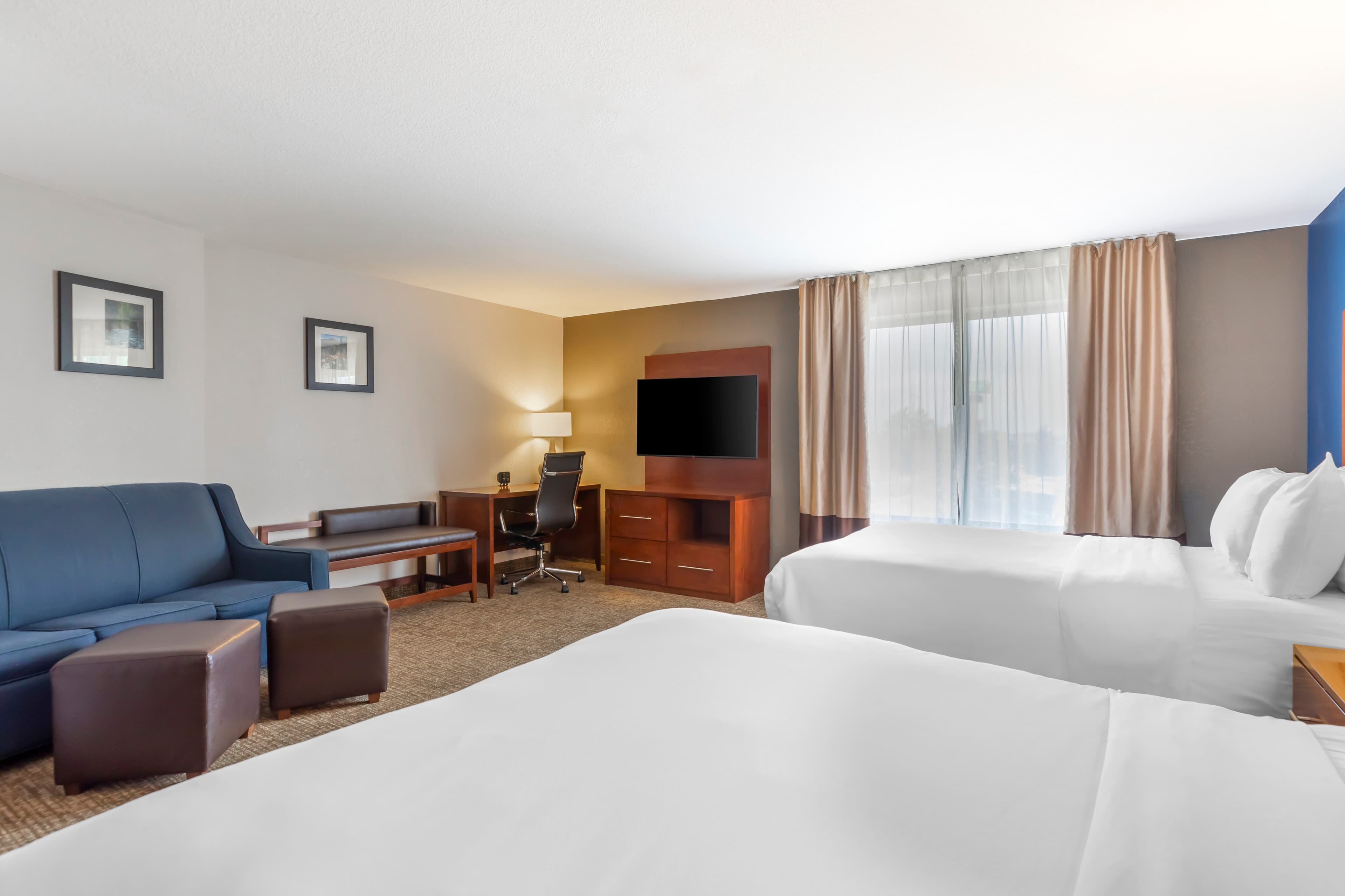Comfort Suites Longmont — 11
