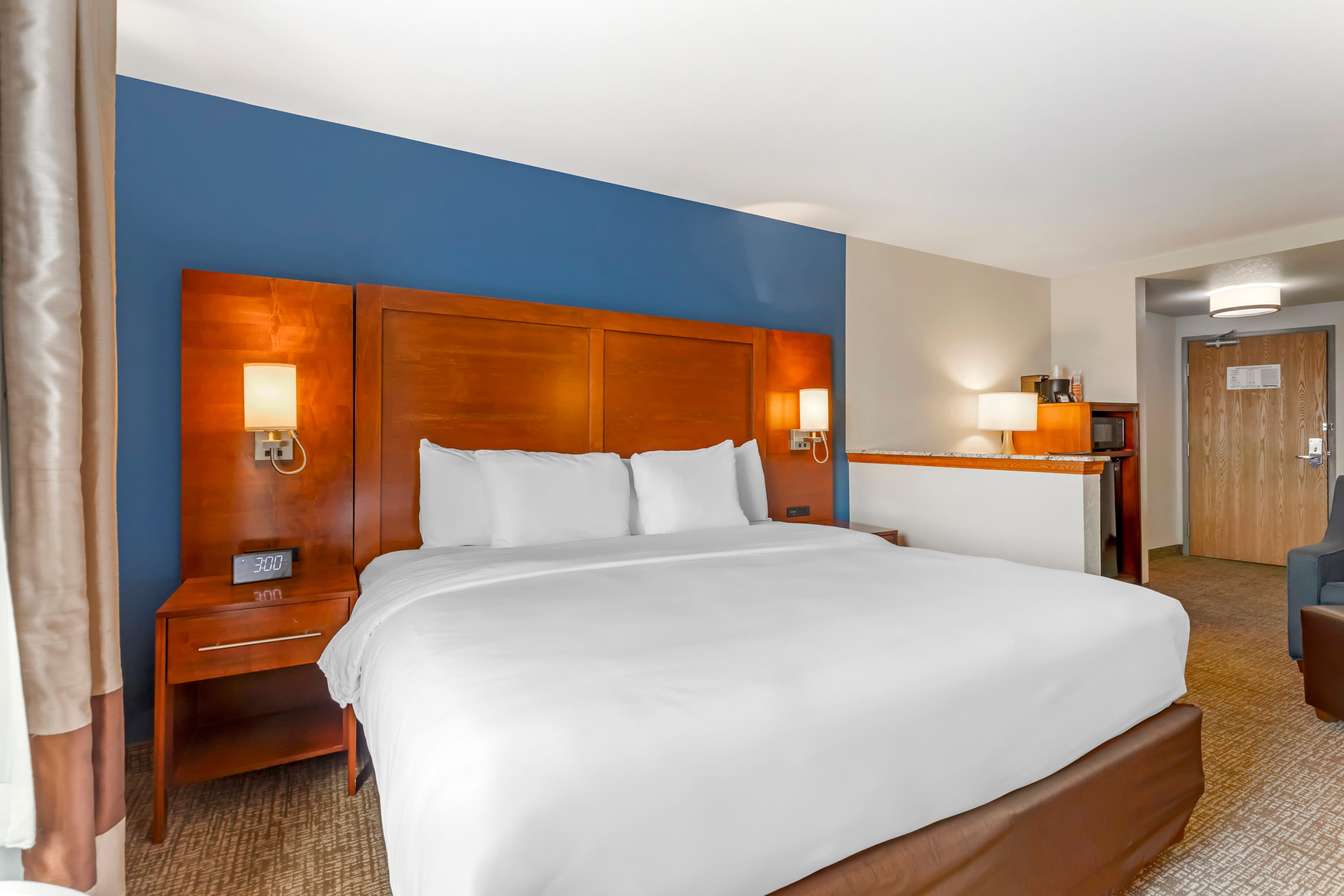 Comfort Suites Longmont — 15