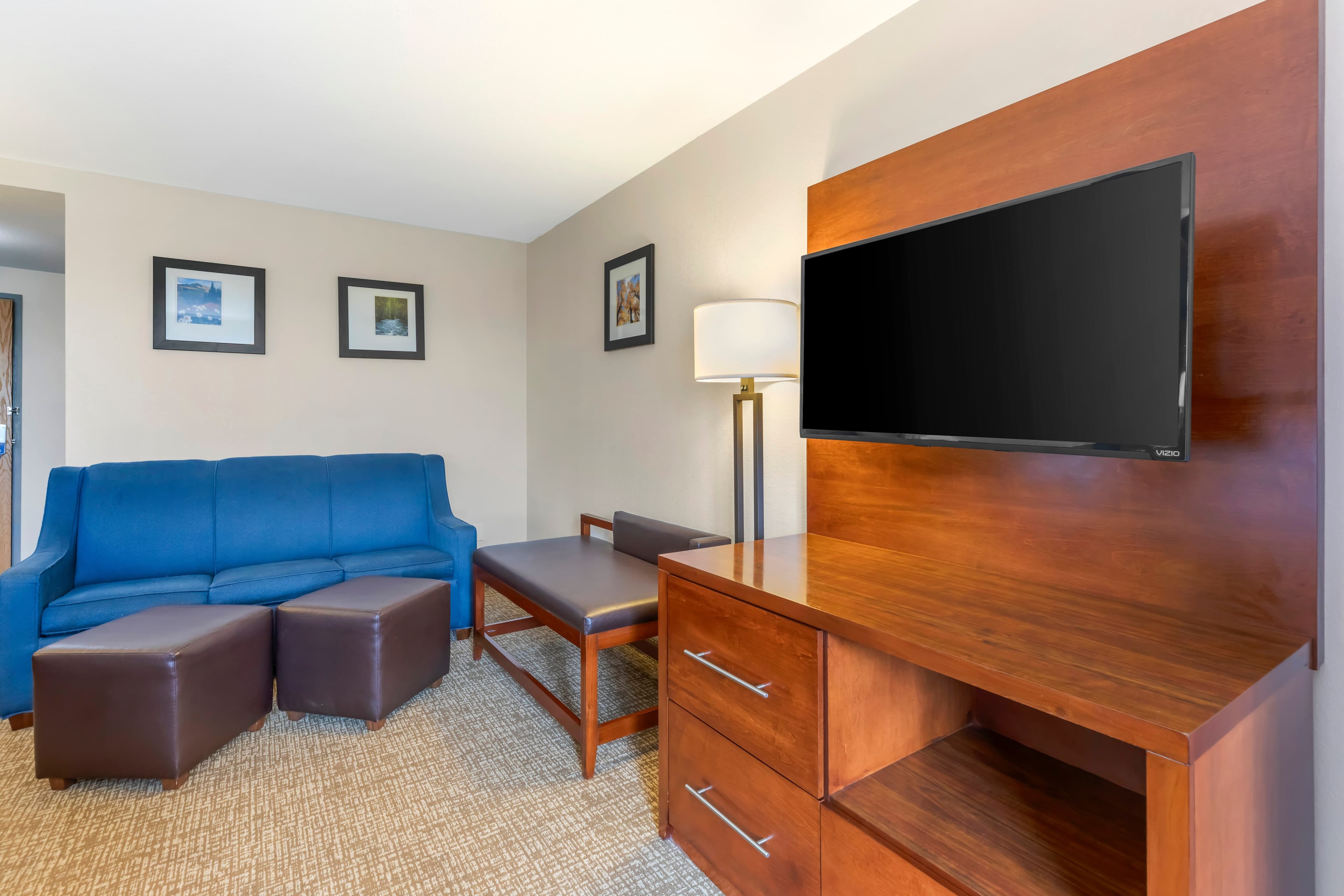 Comfort Suites Longmont — 16